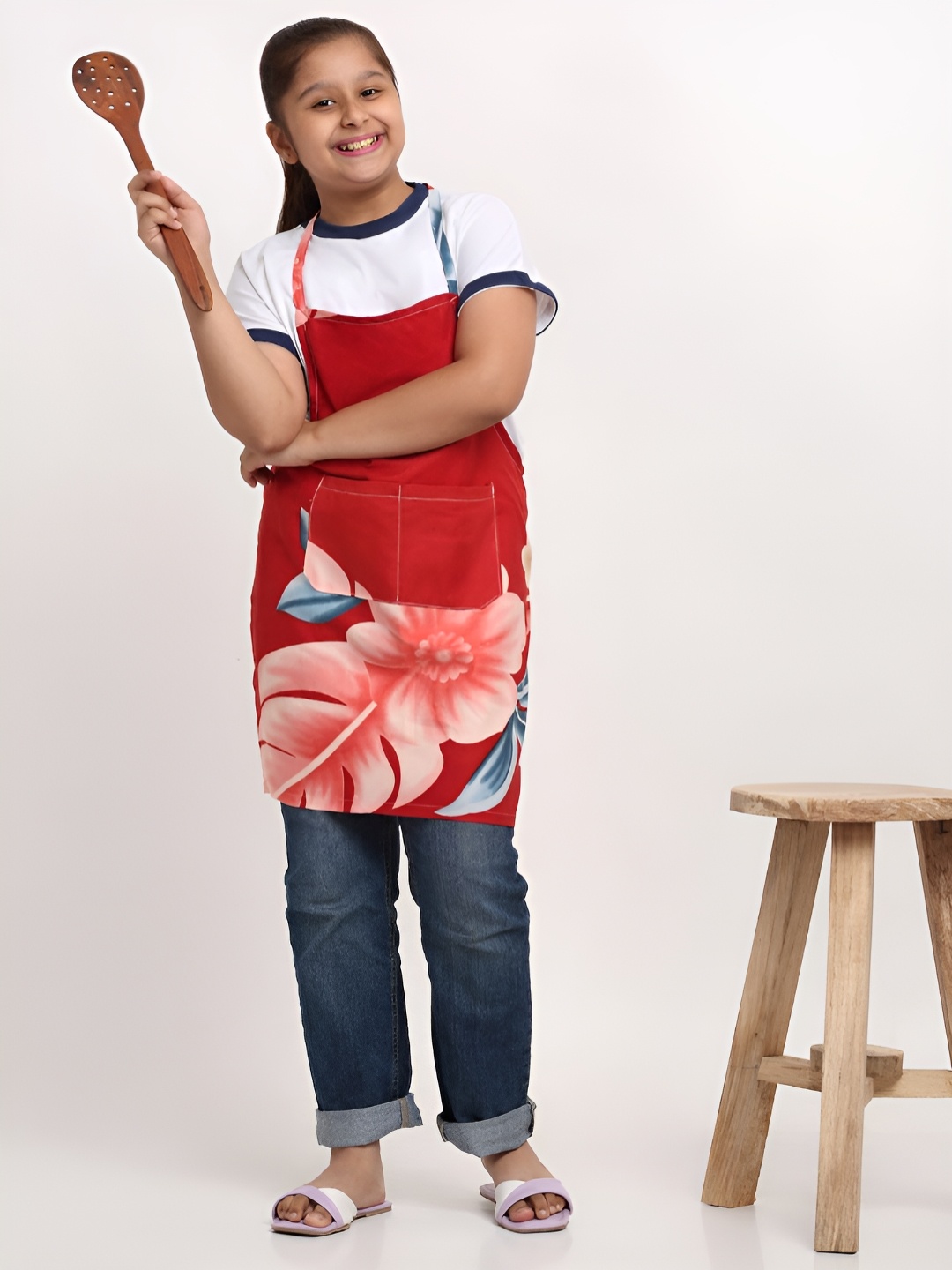 

Arrabi Kids Red & Pink Printed Apron With Pocket