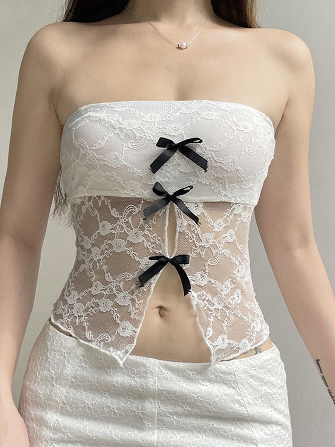 

LULU & SKY Bow-knot Detail Tube Crop Top, White
