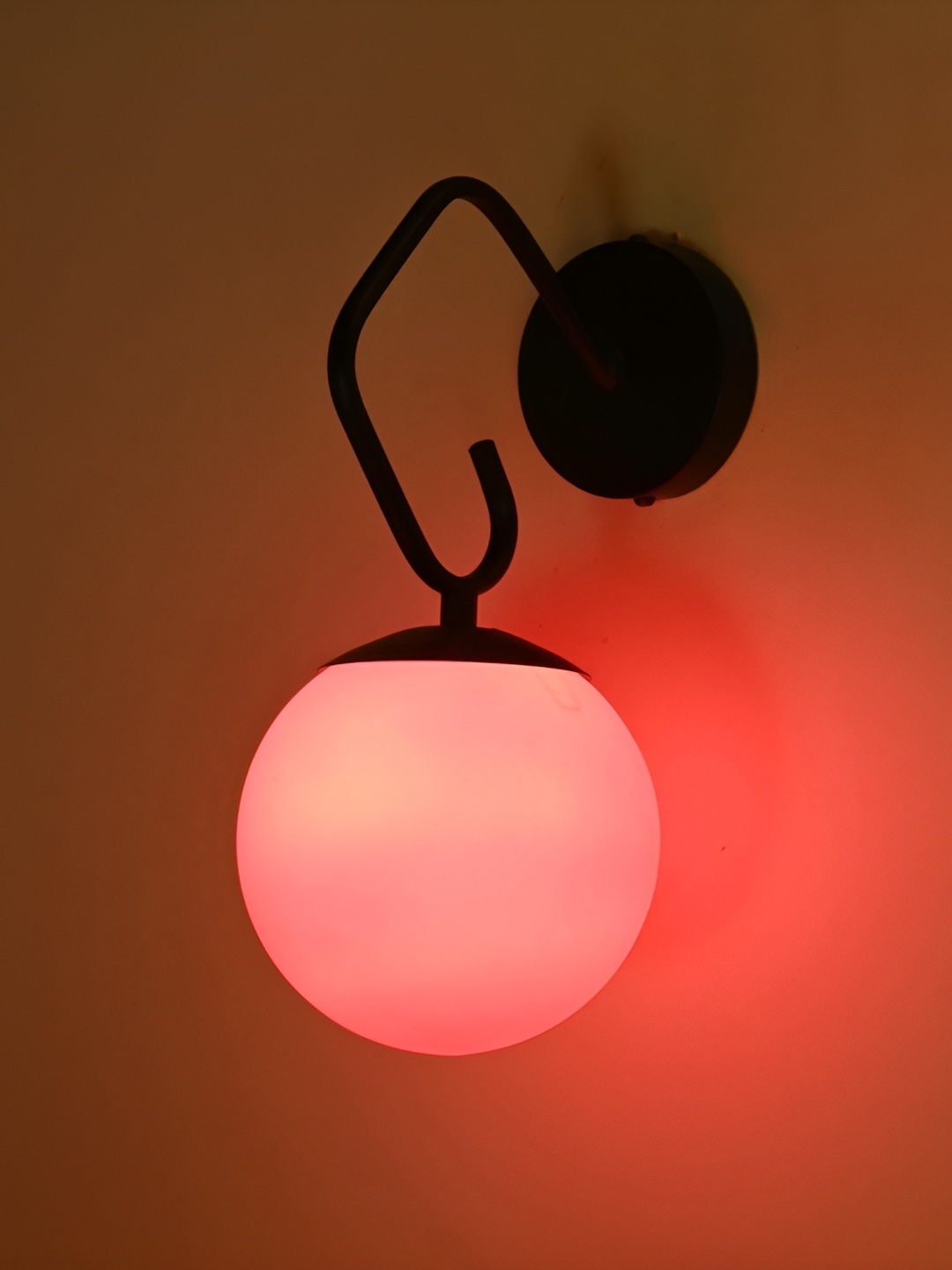 

Afast Pink & Black Metal Spherical Shaped Wall Lamp