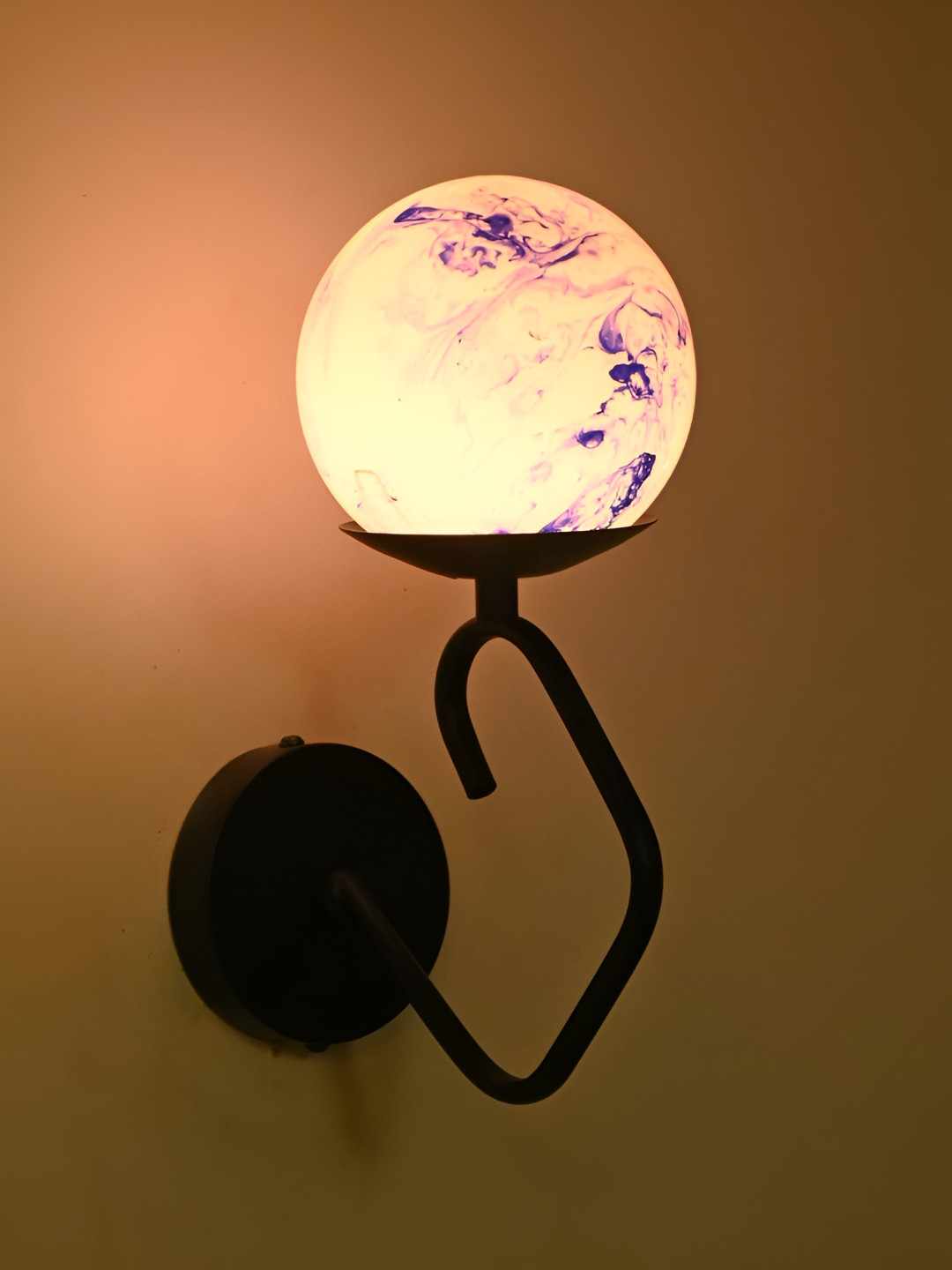 

Afast Blue & White Printed Metal Spherical Shaped Wall Lamp