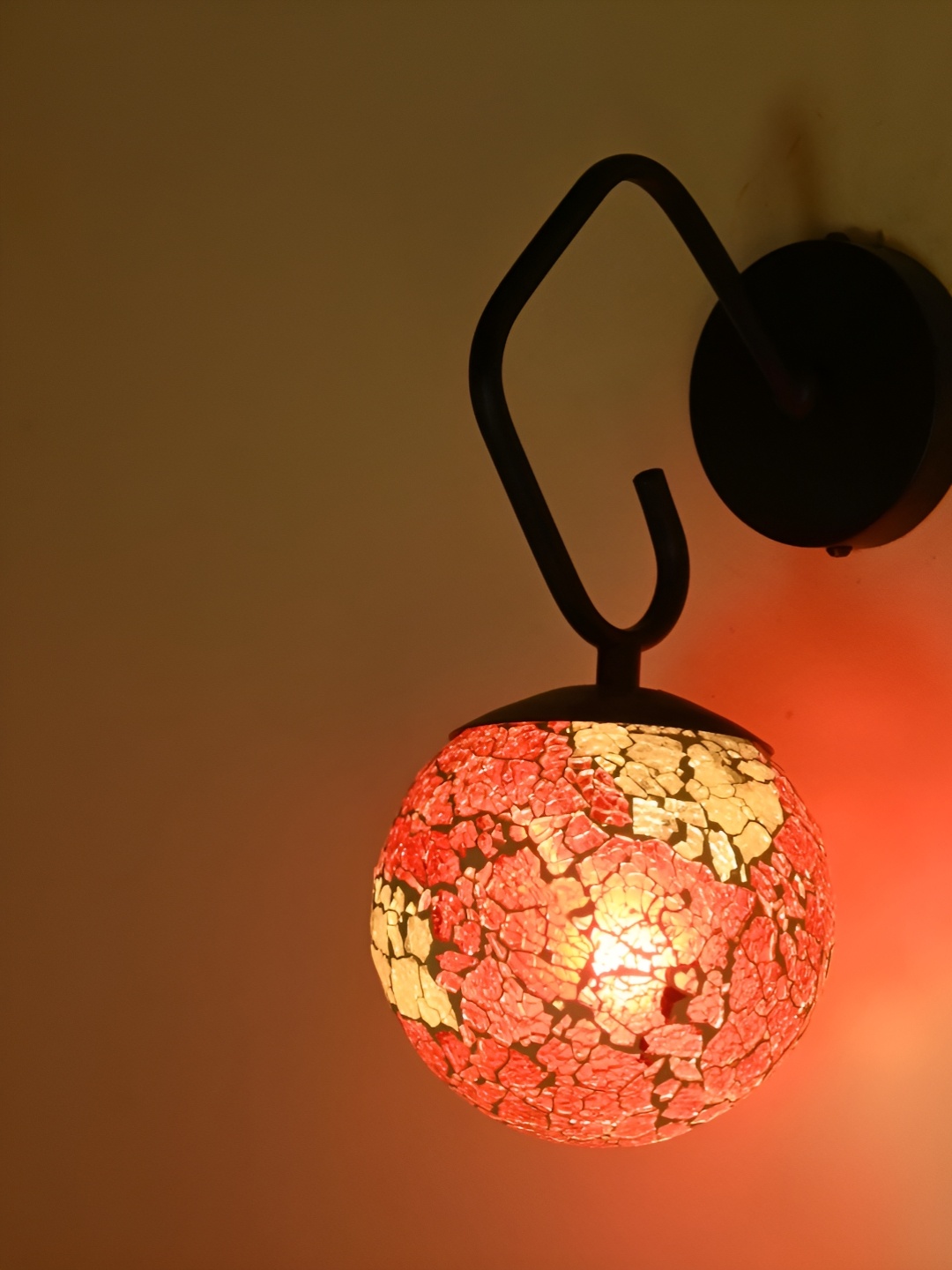 

Afast Red & White Textured Metal Spherical Shaped Wall Lamp