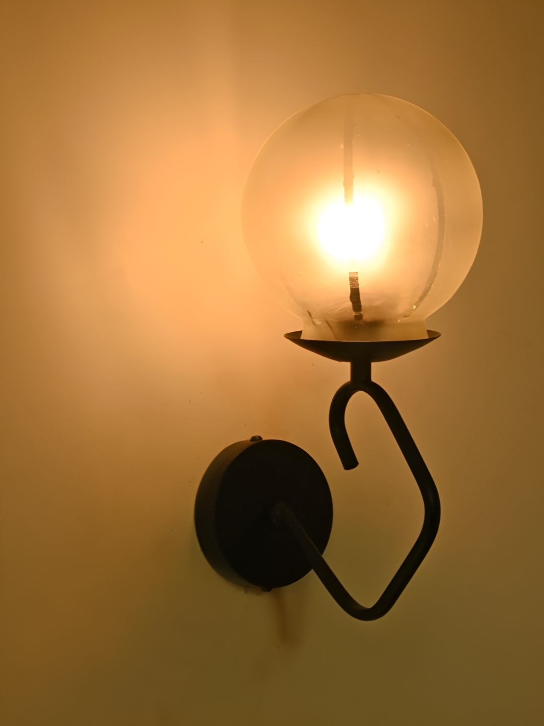 

Afast Grey & Black Metal Spherical Shaped Wall Lamp