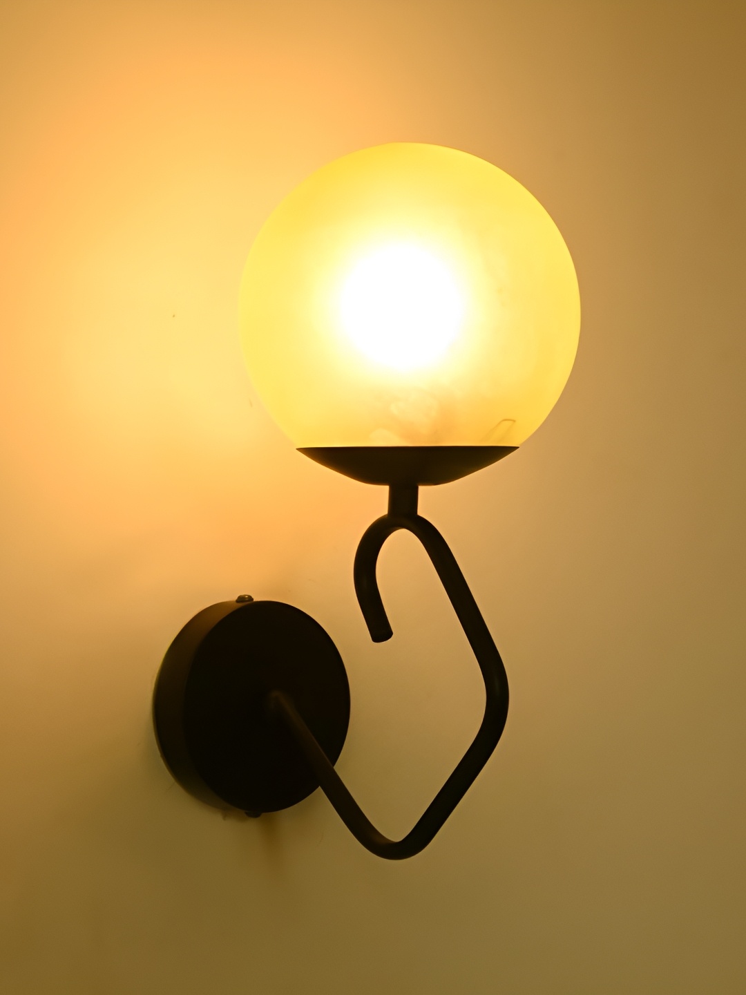 

Afast Yellow & Black Metal Spherical Shaped Wall Lamp