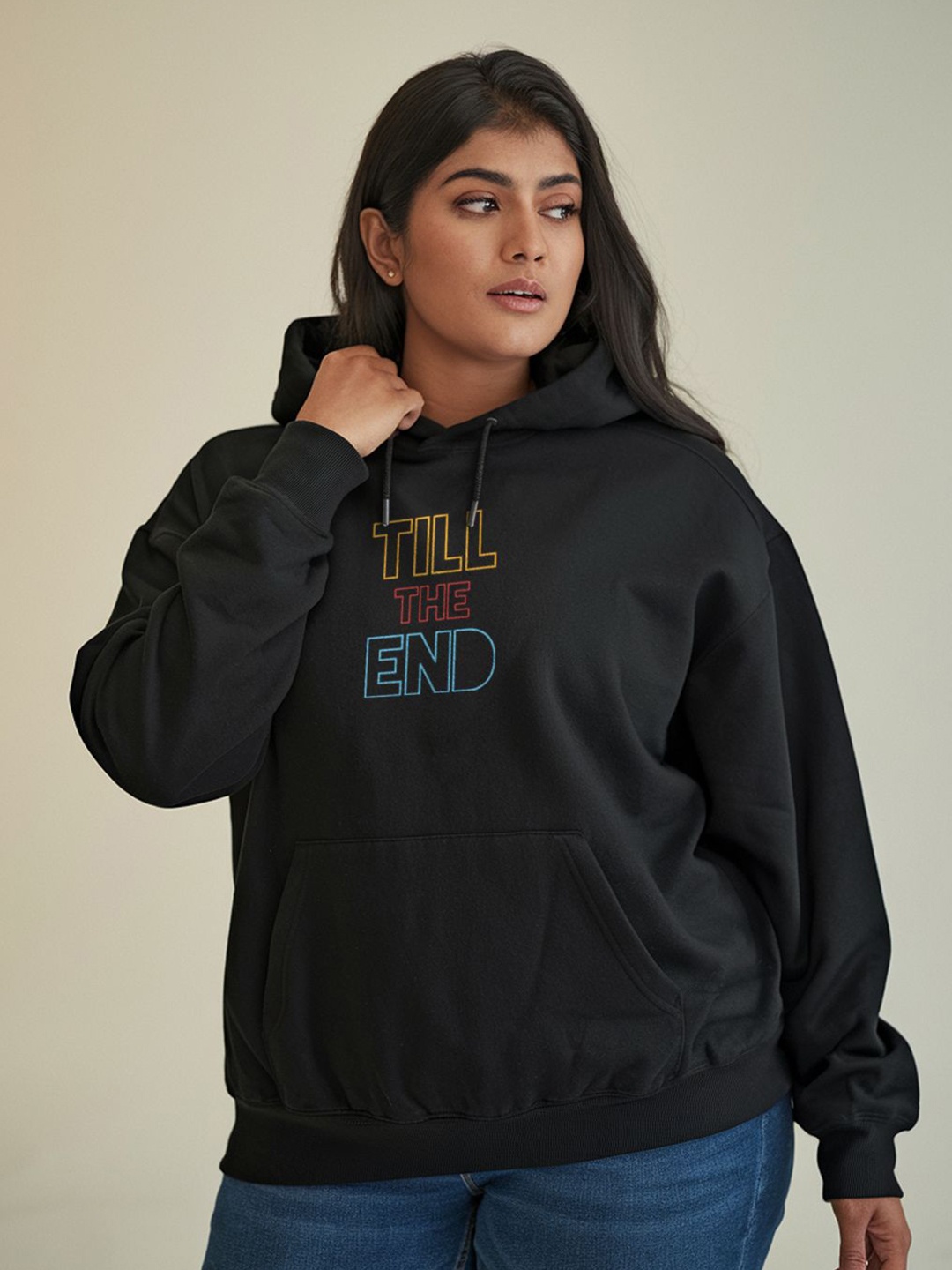 

FFLIRTYGO Women Printed Hooded Sweatshirt, Black