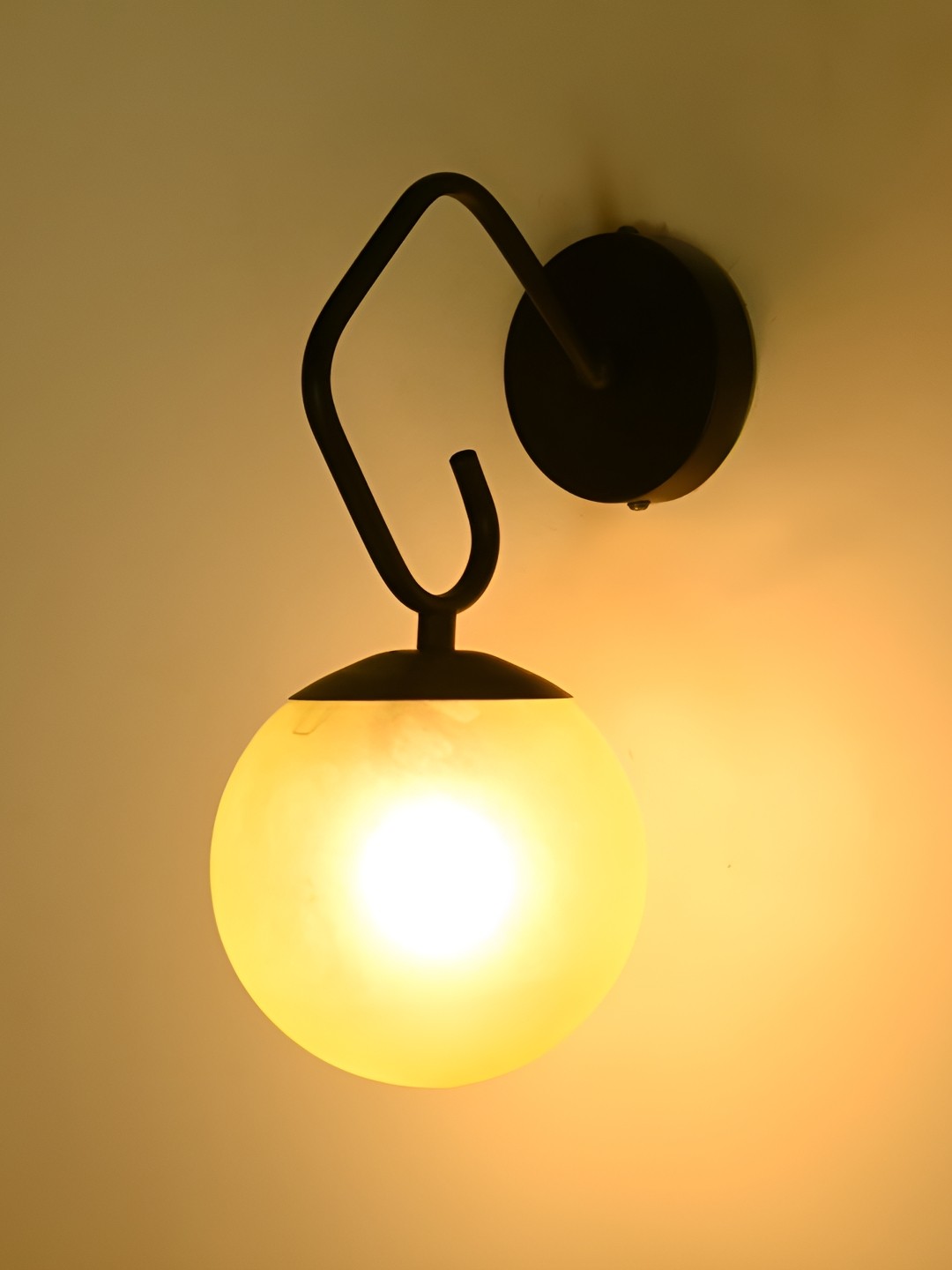 

Afast Yellow & Black Metal Spherical Shaped Wall Lamp