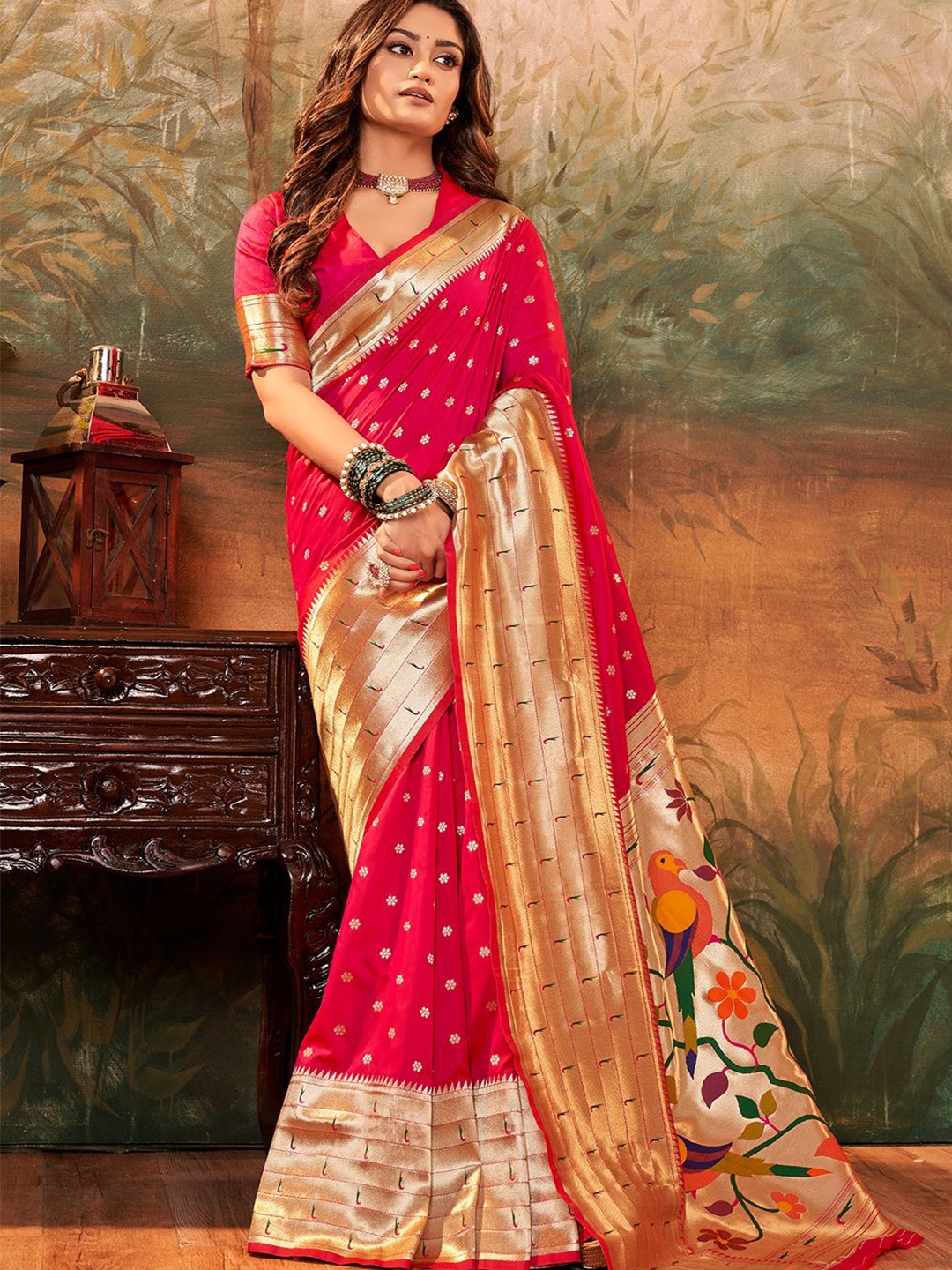 

DEVATITHI Woven Design Zari Paithani Saree, Red