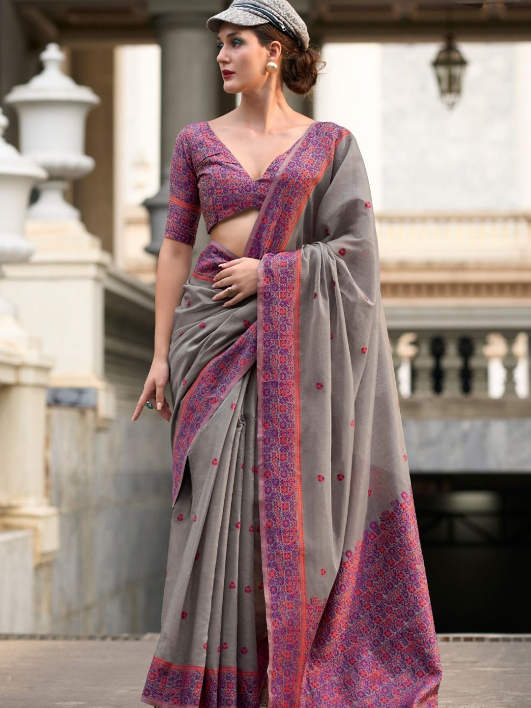 

DEVATITHI Grey SOFT LINEN COTTON Saree
