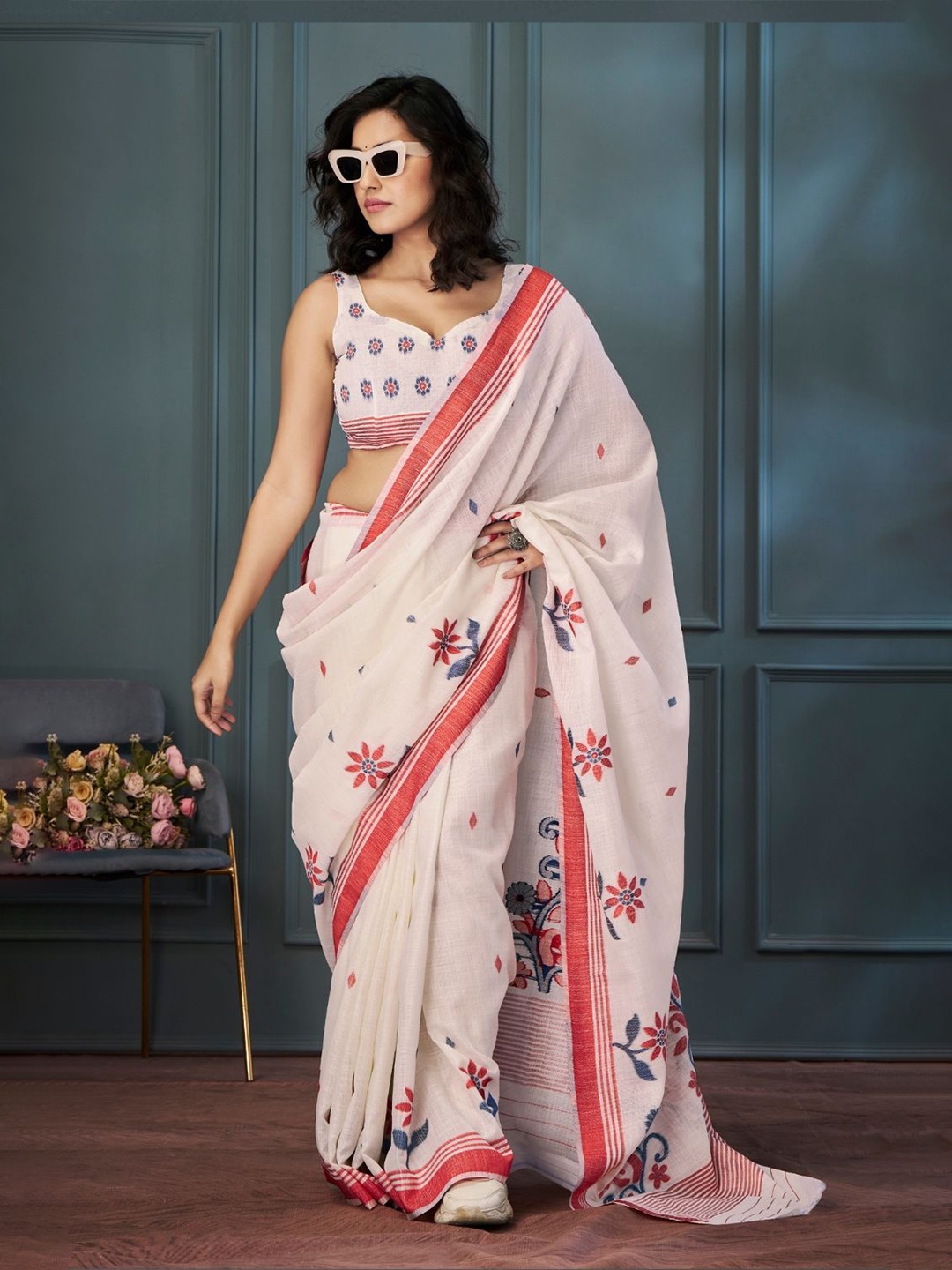 

DEVATITHI Handloom Linen with Beautiful Weaving Saree, Beige