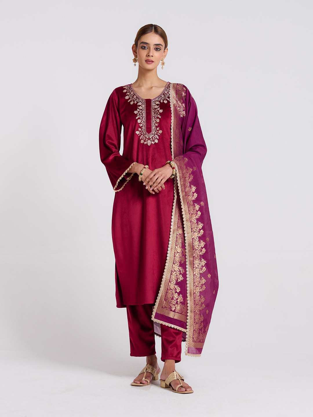 

Rustorange Noor Floral Embroidered Thread Work Velvet Kurta & Salwar With Dupatta, Maroon