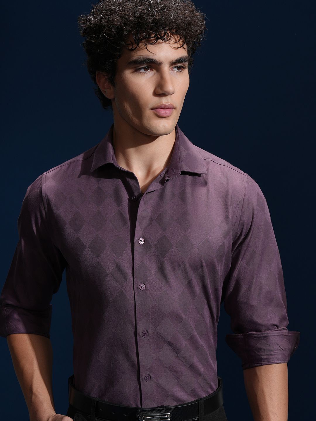 

HIGHLANDER Men Geometric Jacquard Pattern Occasion Shirt, Mauve