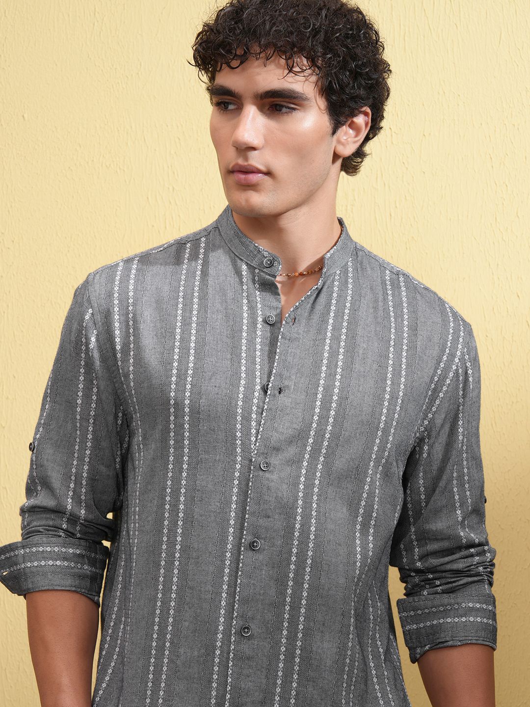 

HIGHLANDER Men Spread Collar Vertical Striped Cotton Relaxed Fit Casual Shirt, Grey