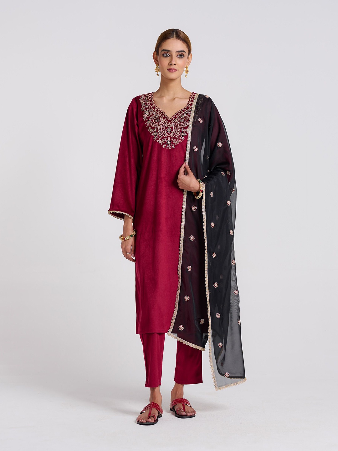 

Rustorange Women Floral Embroidered Regular Sequinned Velvet Kurta With Trousers & Dupatta, Maroon