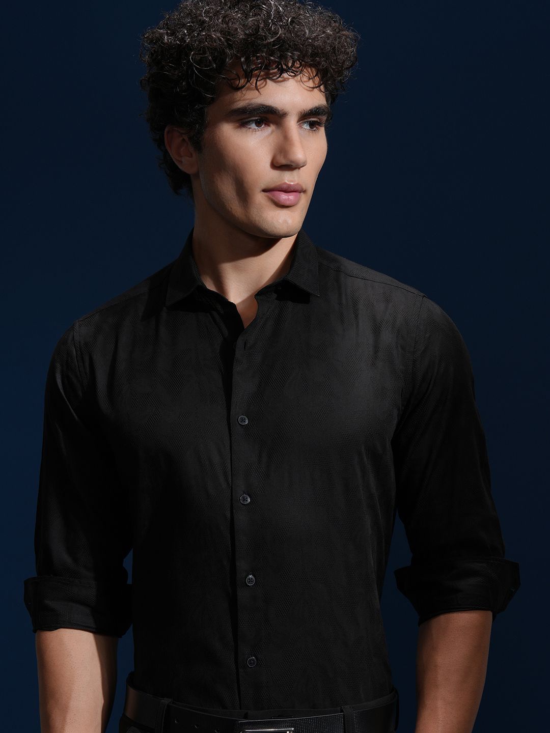

HIGHLANDER Men Jacquard Textured Solid Evening Party Shirt, Black