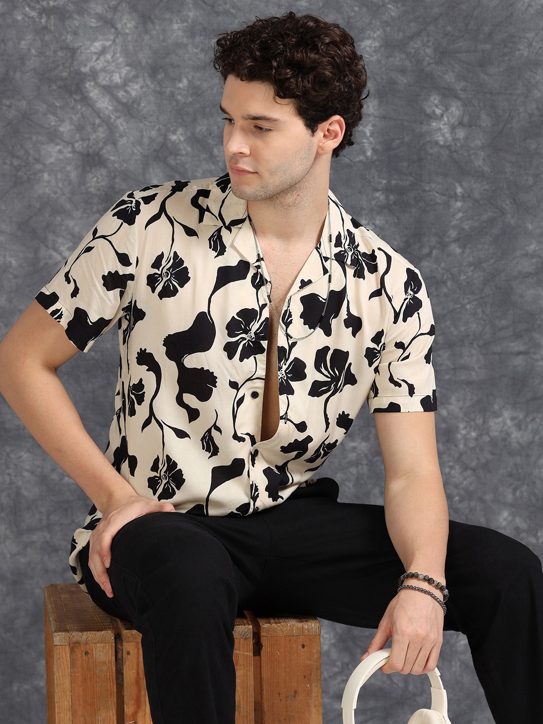 

StitchX Men Slim Fit Half Sleeve Floral Print Cuban Collar Shirt, Off white
