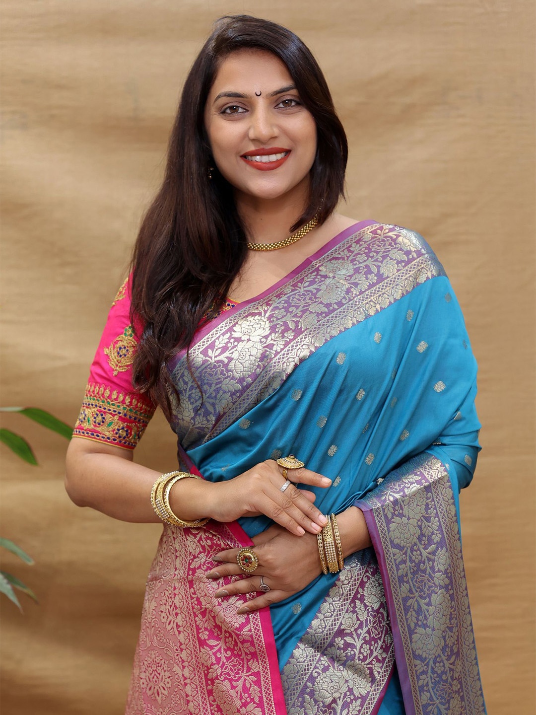

Royal Rajgharana Saree Woven Design Zari Pure Silk Banarasi Sarees, Turquoise blue