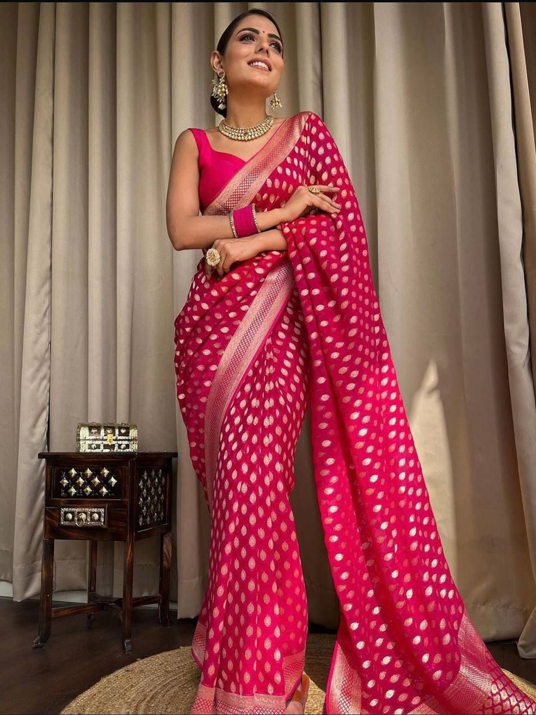 

KALINI Woven Design Zari Banarasi Saree, Pink