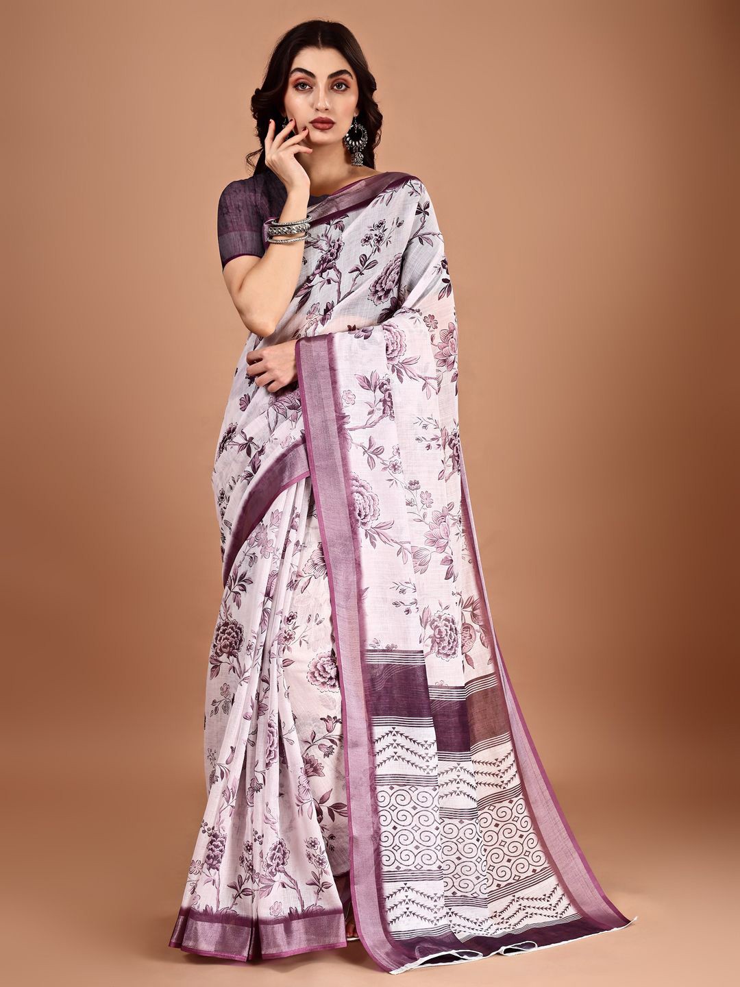 

BAPS Floral Printed Zari Saree, Off white