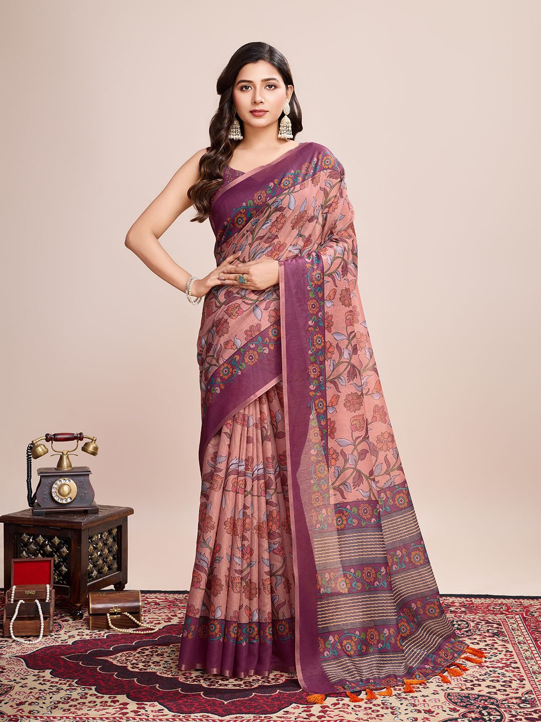 

Mitera Floral Printed Saree, Rose gold