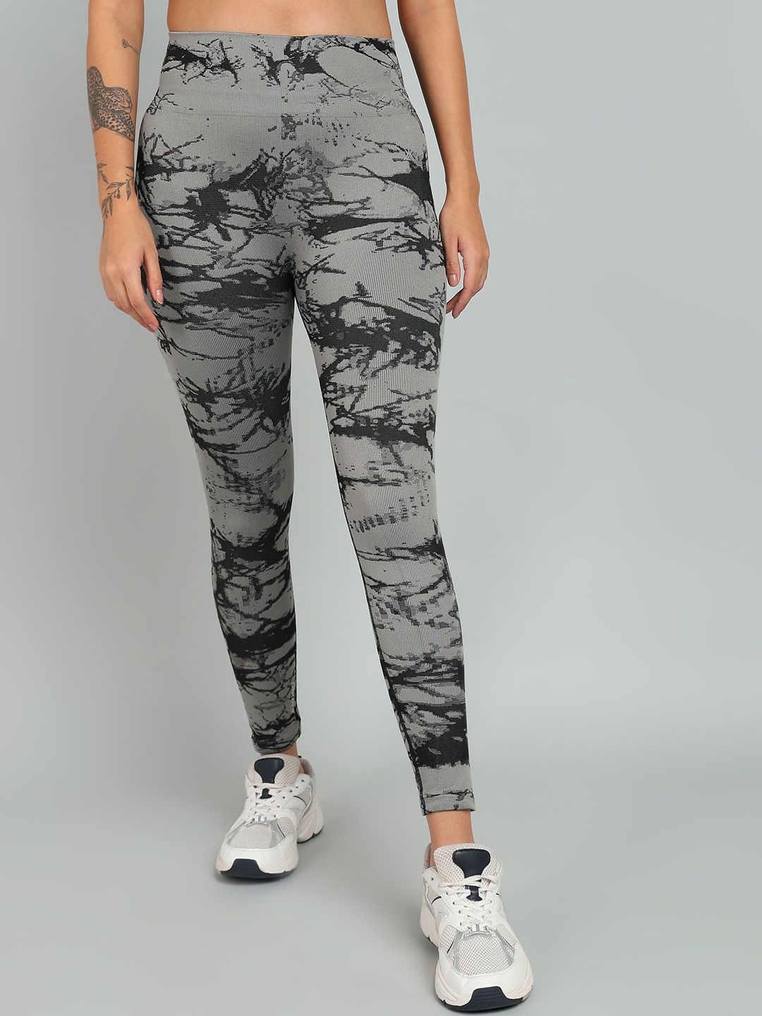 

KOBO Printed Round Neck Short Sleeves Top With Legging, Grey