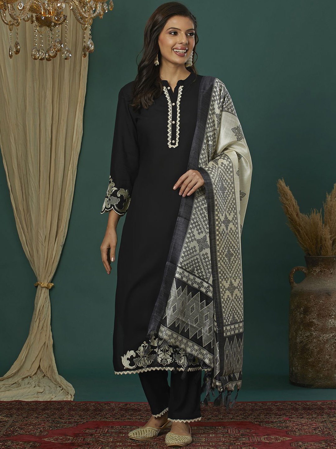 

KALINI Women Floral Regular Kurta with Trousers & With Dupatta, Black