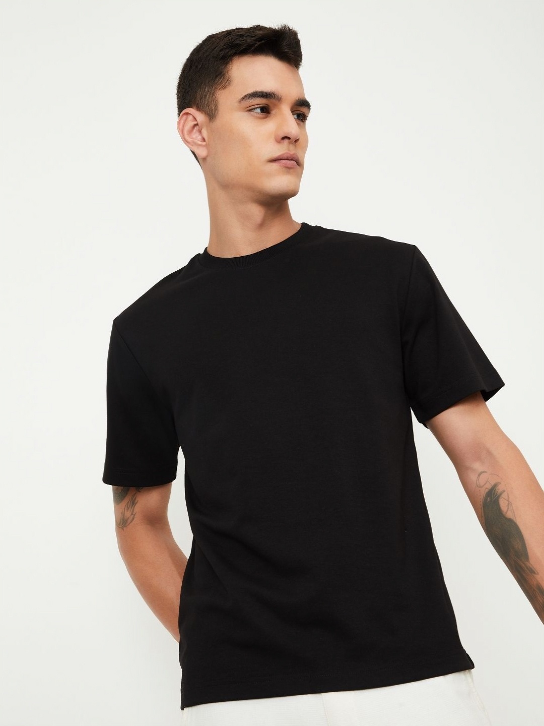 

max Men Solid Round Neck Cotton T-shirt, Black