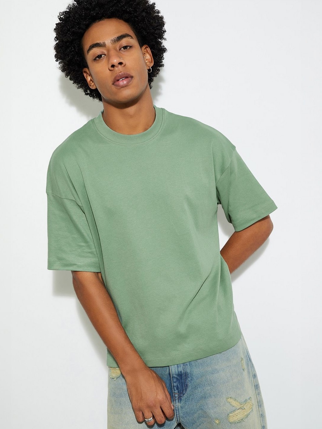 

MAX URB_N Men Solid Oversized T-shirt, Green