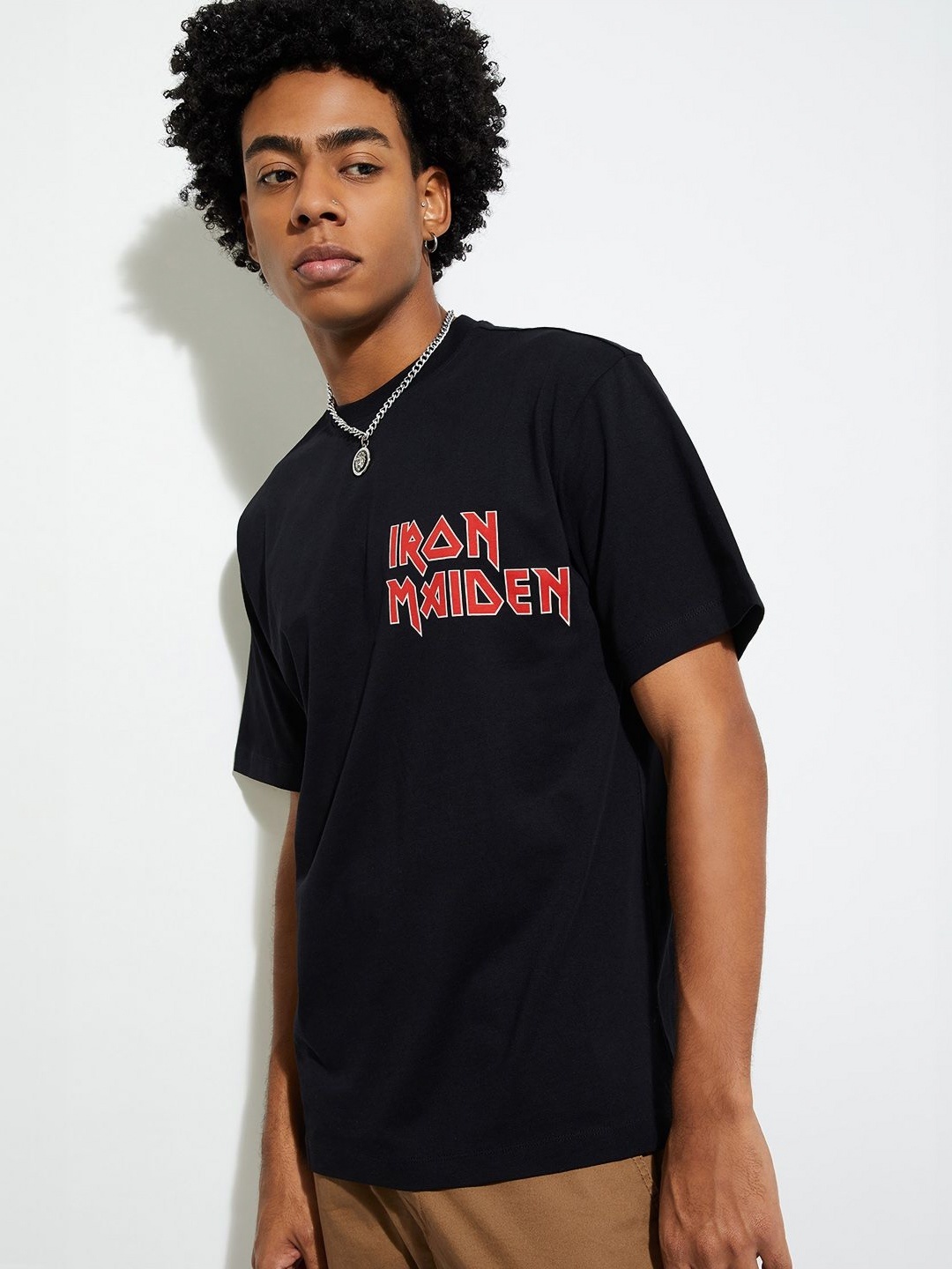 

MAX URB_N Men Iron Maiden Print Oversized T-shirt, Black