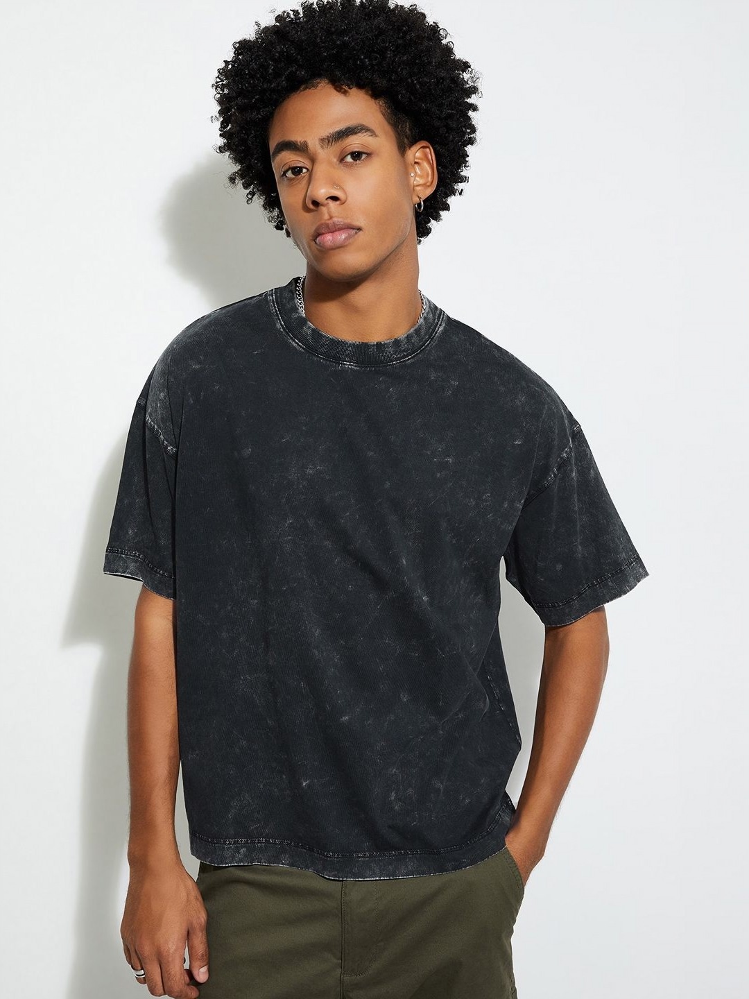 

MAX URB_N Men Acid Washed Oversized T-shirt, Black