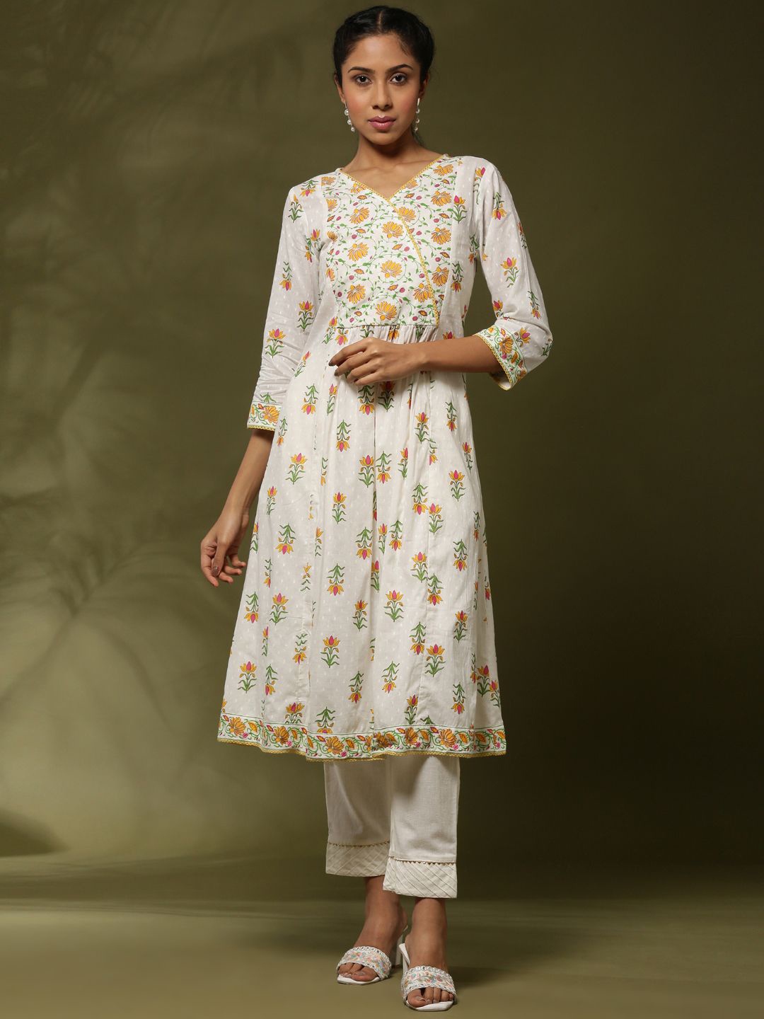 

Abhishti Floral Printed V-Neck Pure Cotton A-Line Kurta, Off white