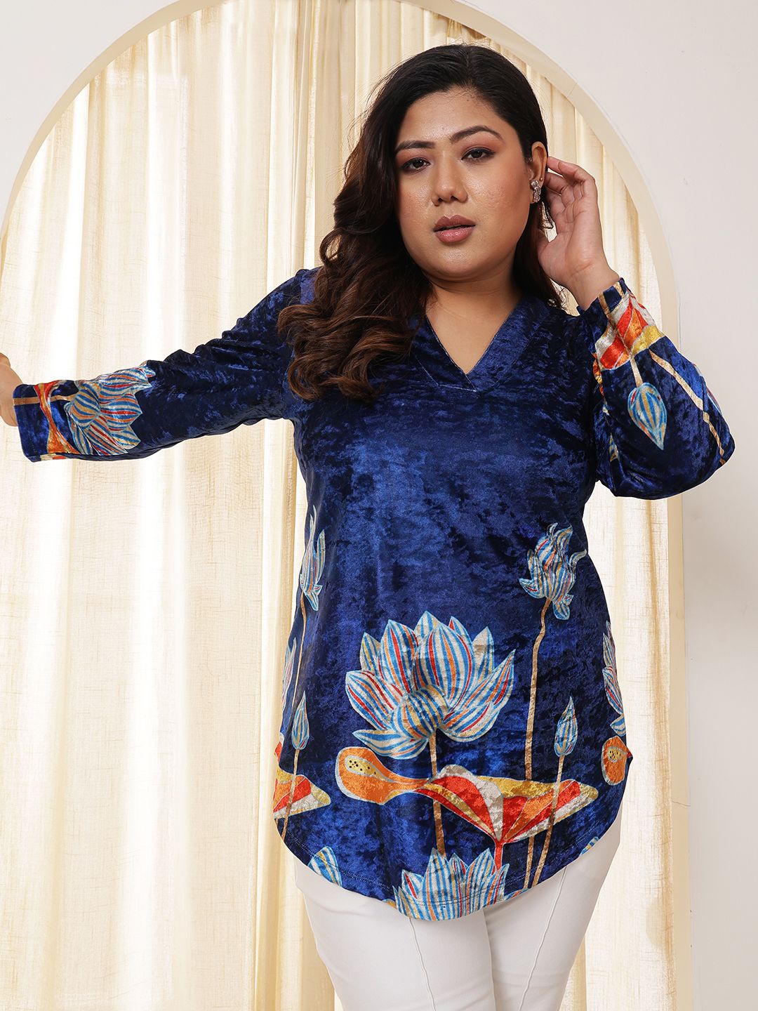 

Amydus Plus Size Floral Velvet Top, Blue