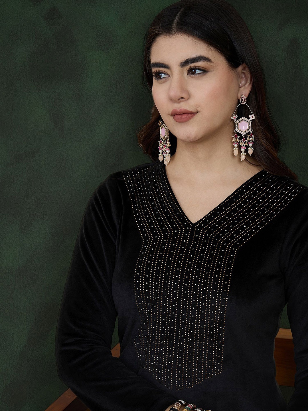 

Sangria Black Geometric Yoke Design V-Neck Velvet Kurta With Trouser