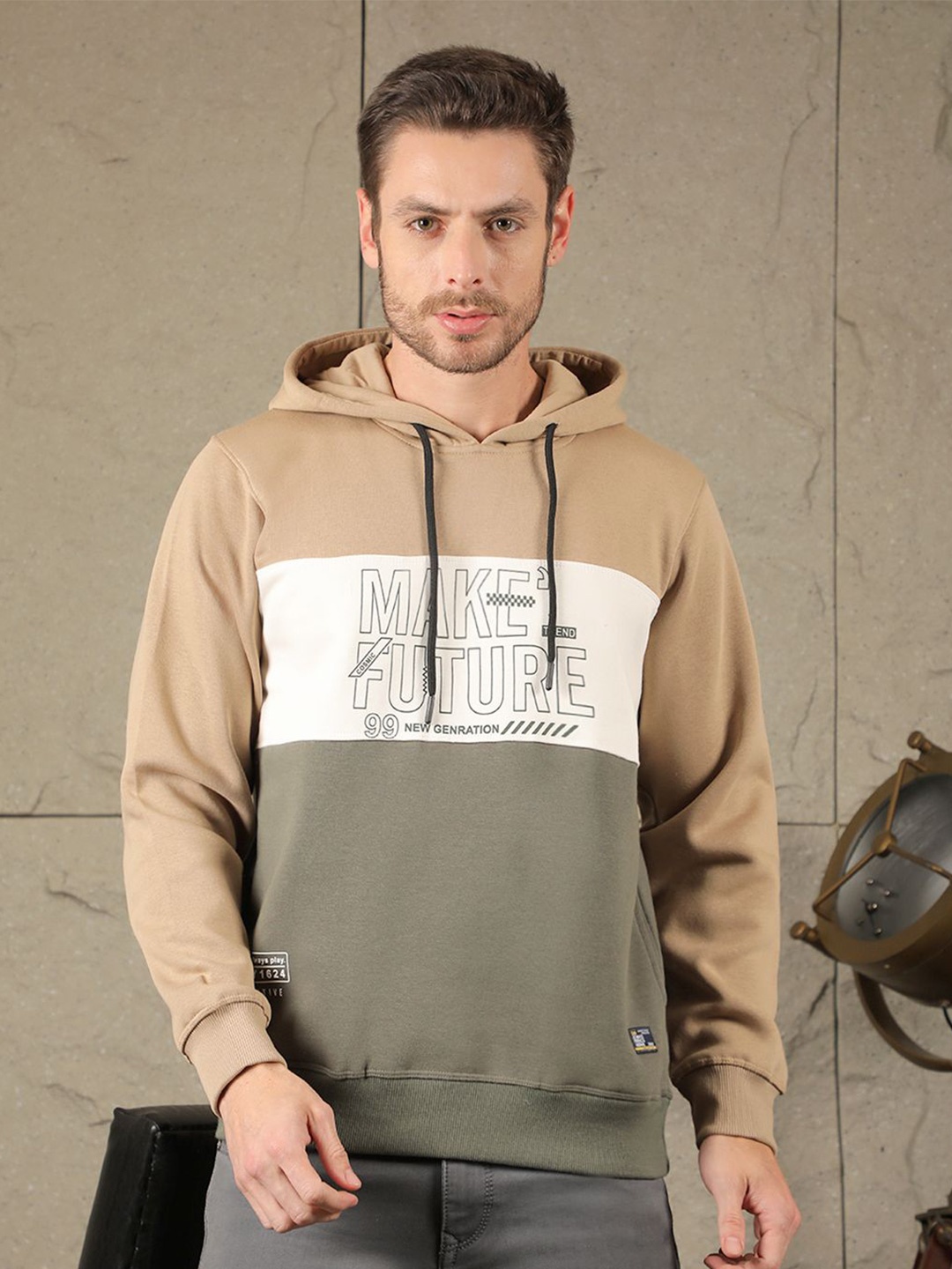 

COBB Men Colourblocked Cotton Sweatshirt, Brown