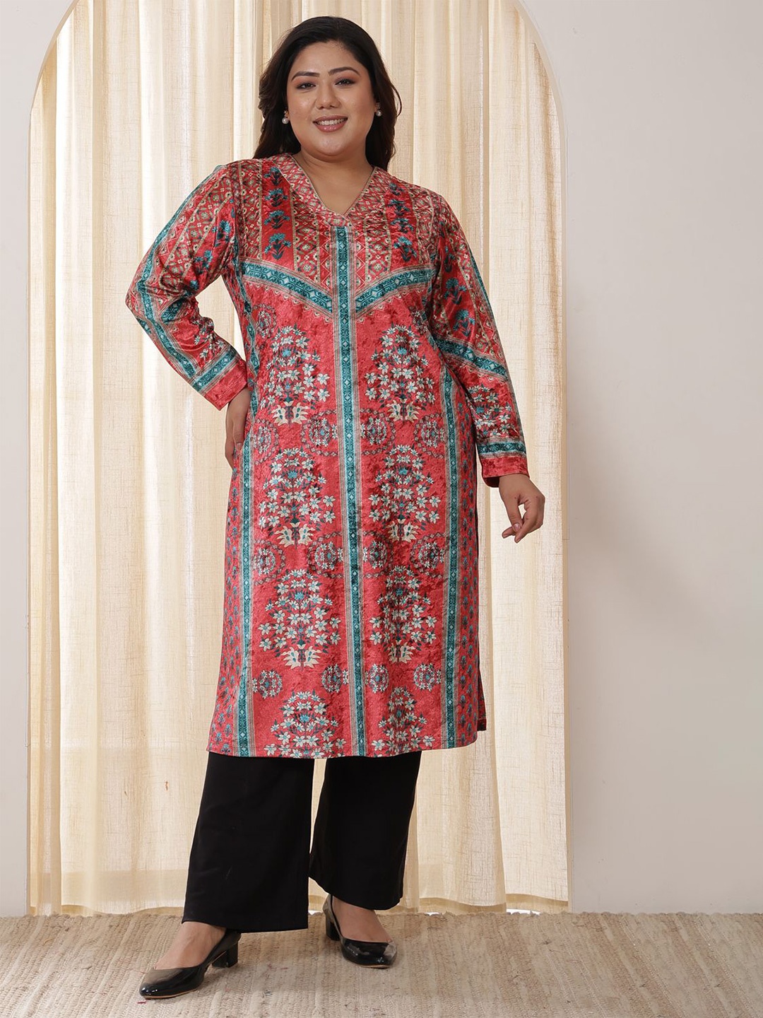 

Amydus Plus Size Ethnic Motifs Printed Velvet Kurta, Red