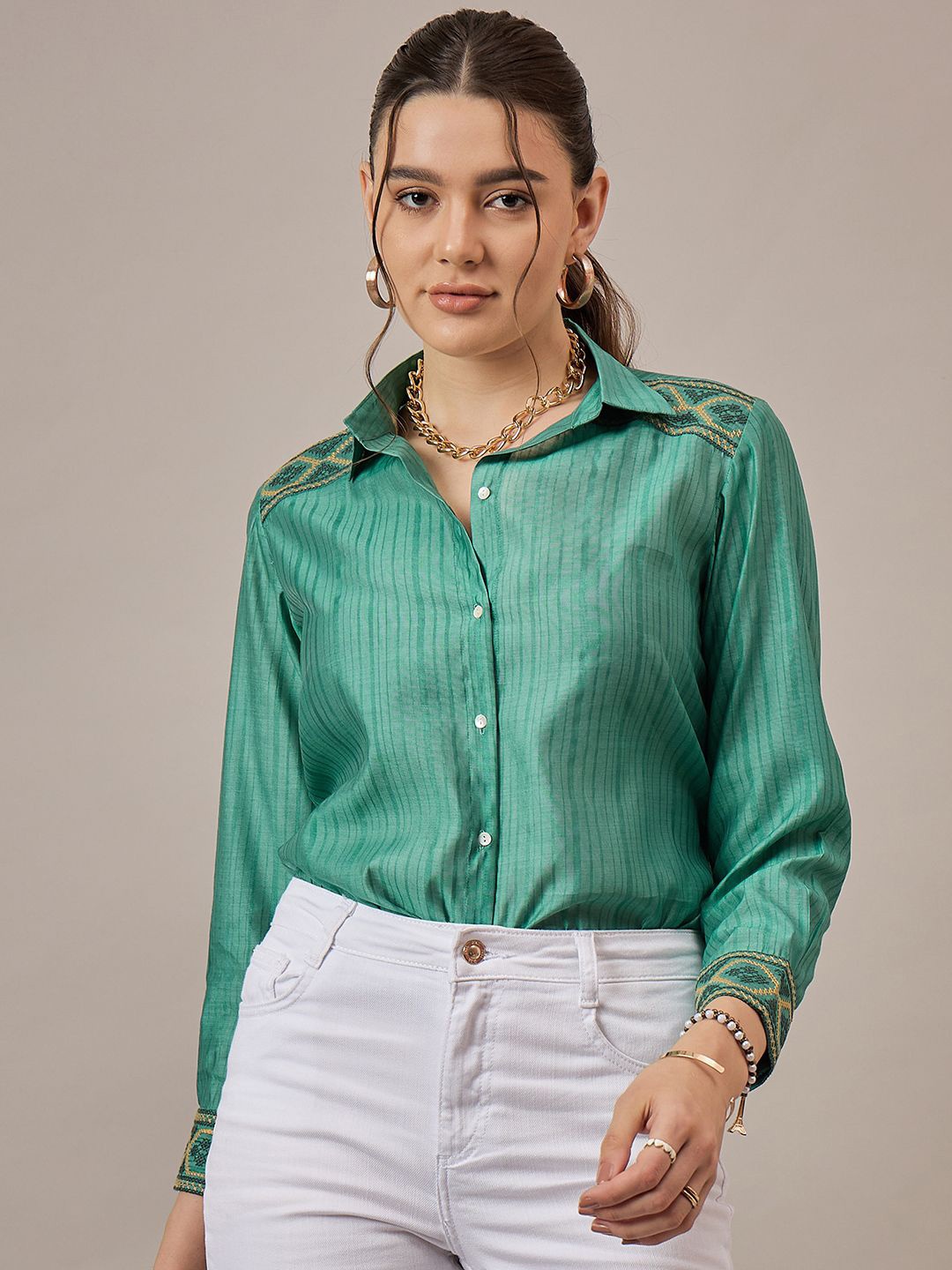 

The Roadster Lifestyle Co. Women Spread Collar Solid Relaxed Fit Casual Shirt, Green