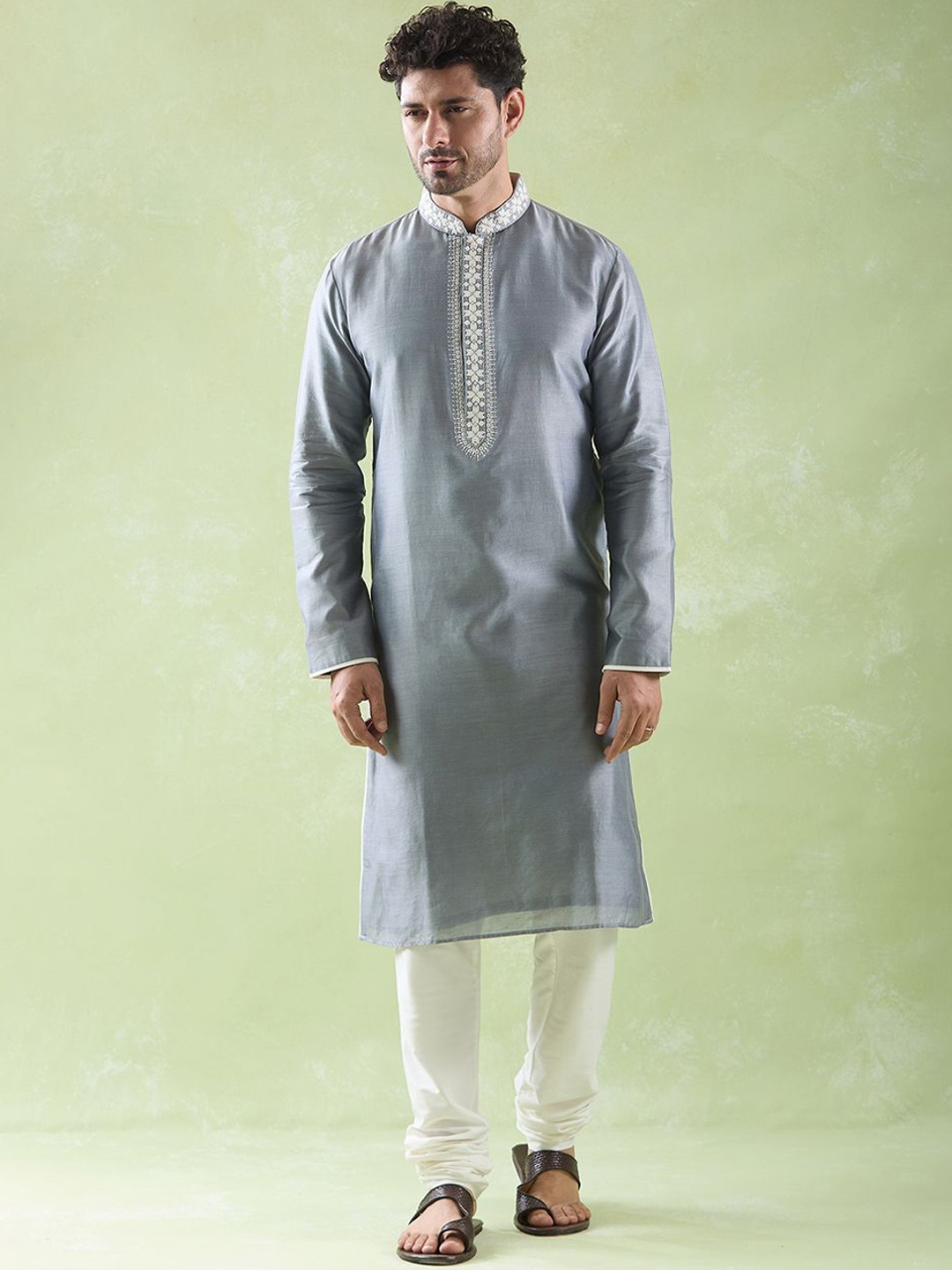 

Arihant Rai Sinha Ethnic Motifs Yoke Design Straight Kurta with Churidar, Grey