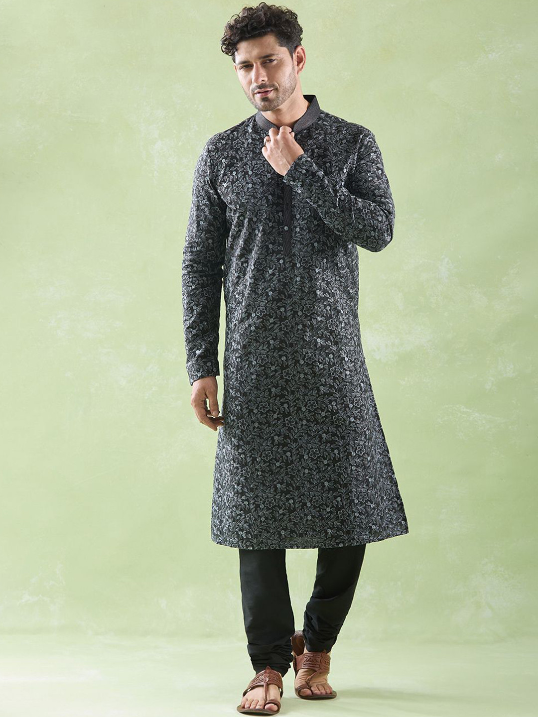 

Arihant Rai Sinha Ethnic Motifs Embroidered Straight Kurta with Trousers, Black