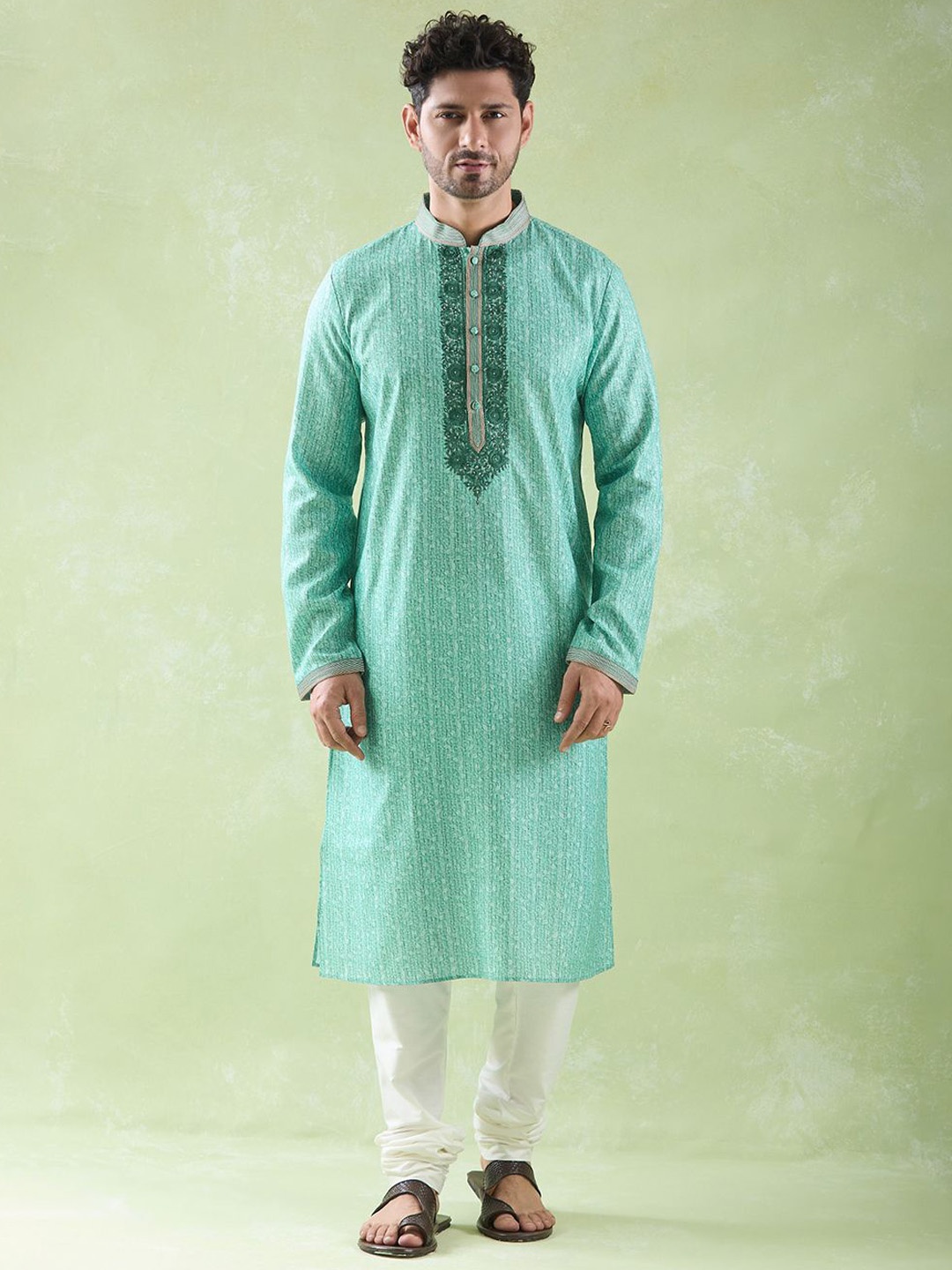 

Arihant Rai Sinha Floral Embroidered Linen Straight Kurta With Churidar, Green