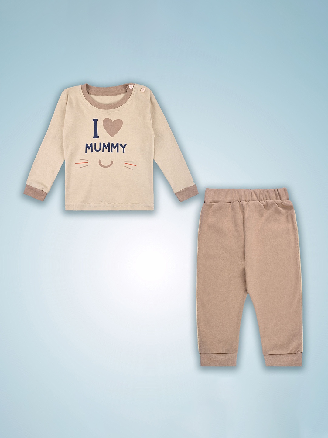 

Wish Karo Boys Printed Round Neck Long Sleeves T-Shirt With Jogger, Brown