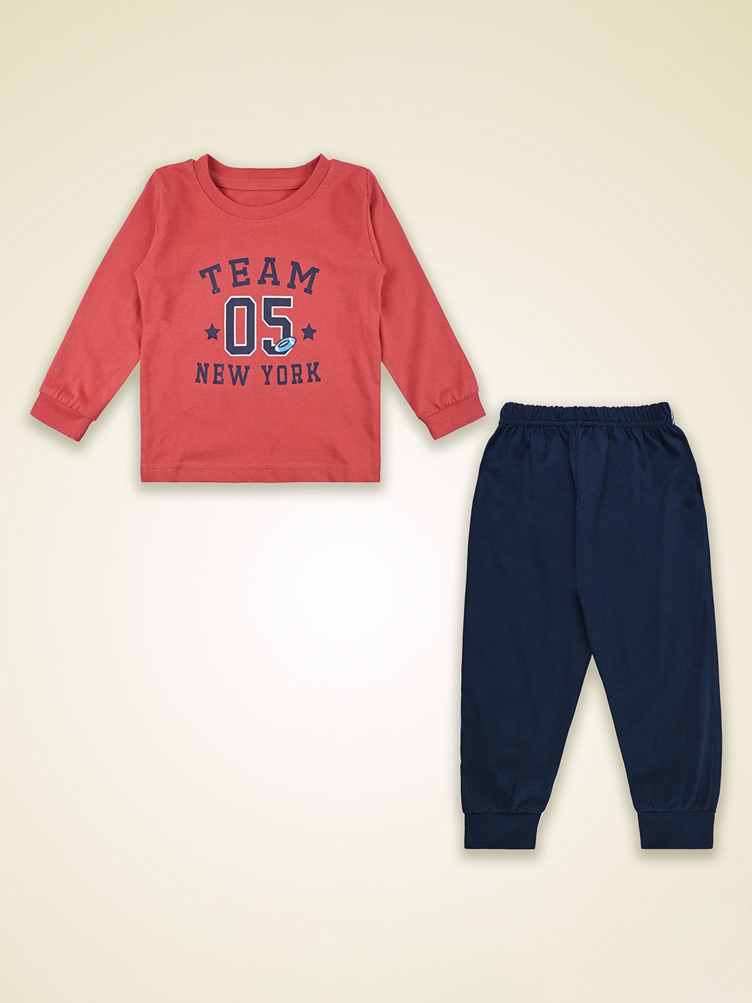 

Wish Karo Boys Printed Round Neck Long Sleeves T-Shirt With Jogger, Maroon