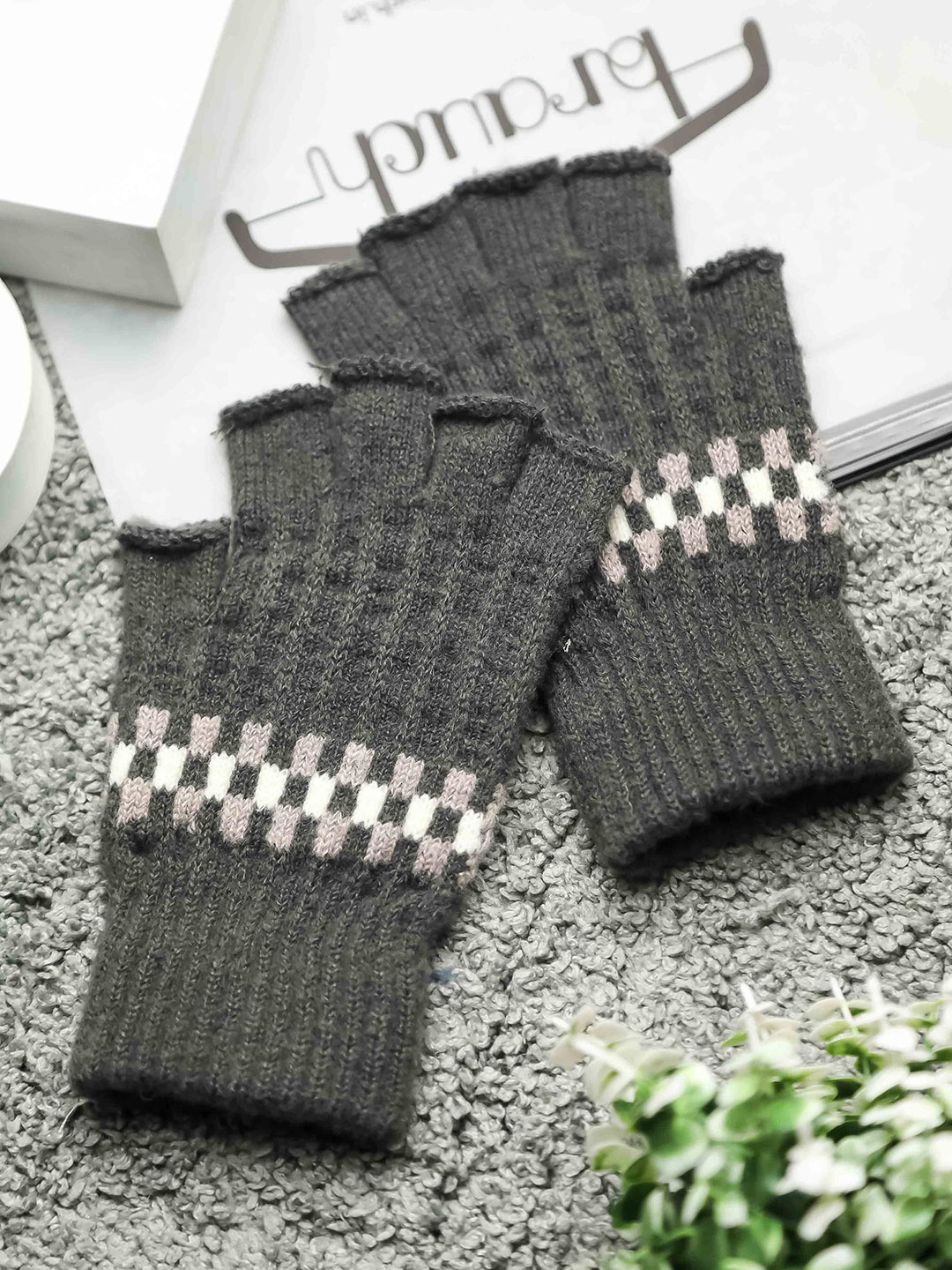 

Brauch Men Patterned Winter Gloves, Grey