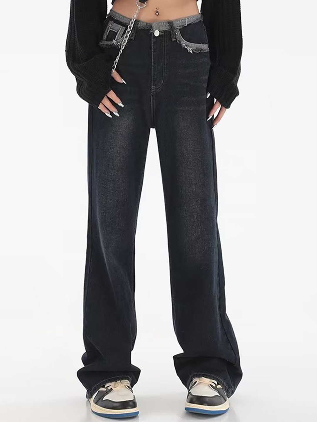 

LULU & SKY Women Straight Fit Mid-Rise Light Fade Jeans, Grey