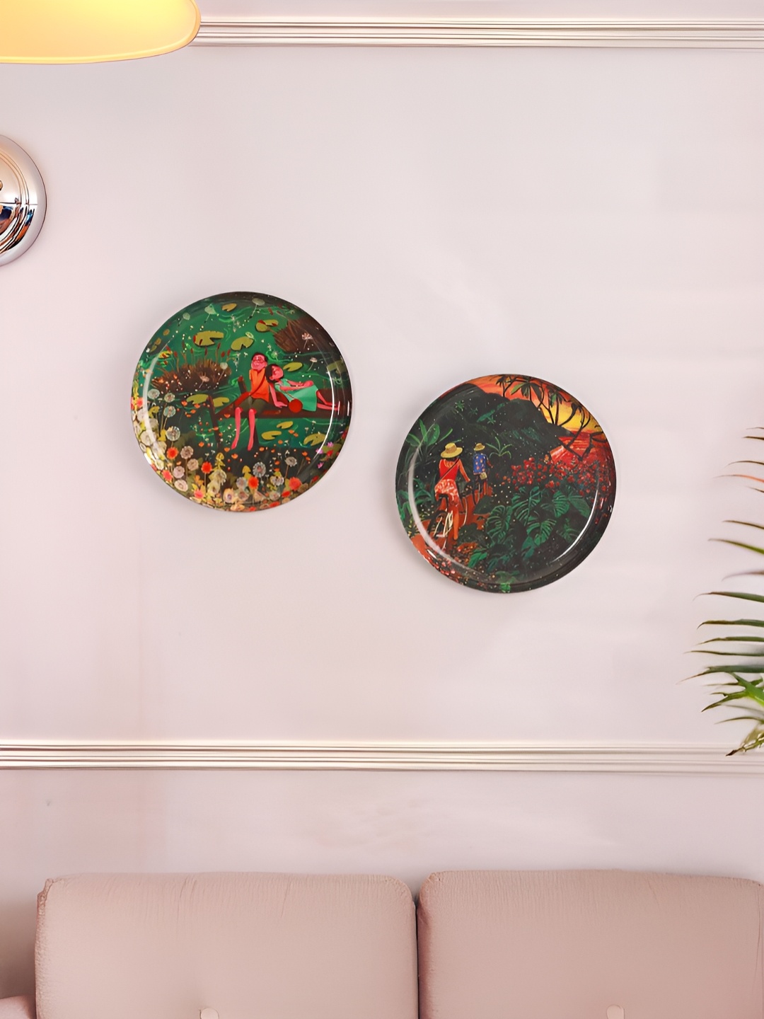 

Homspurts Green & Red 2 Pieces Serene Friendship Printed Wall Plates
