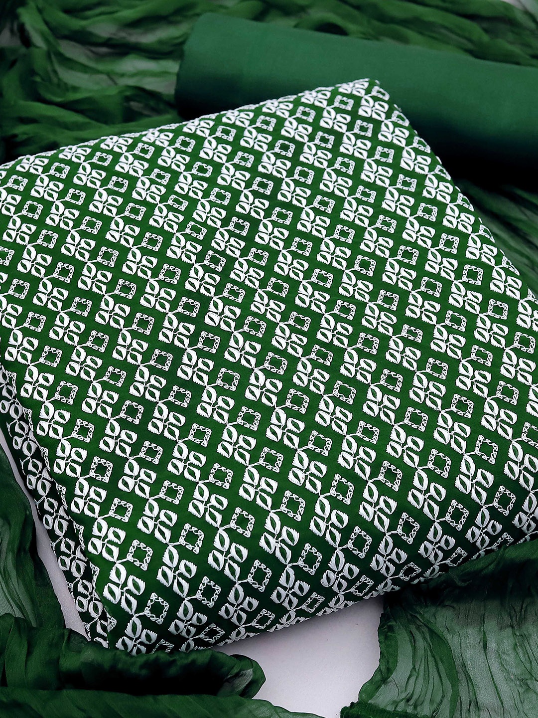 

Maroosh Floral Embroidered Thread Work Georgette Unstitched Dress Material, Green