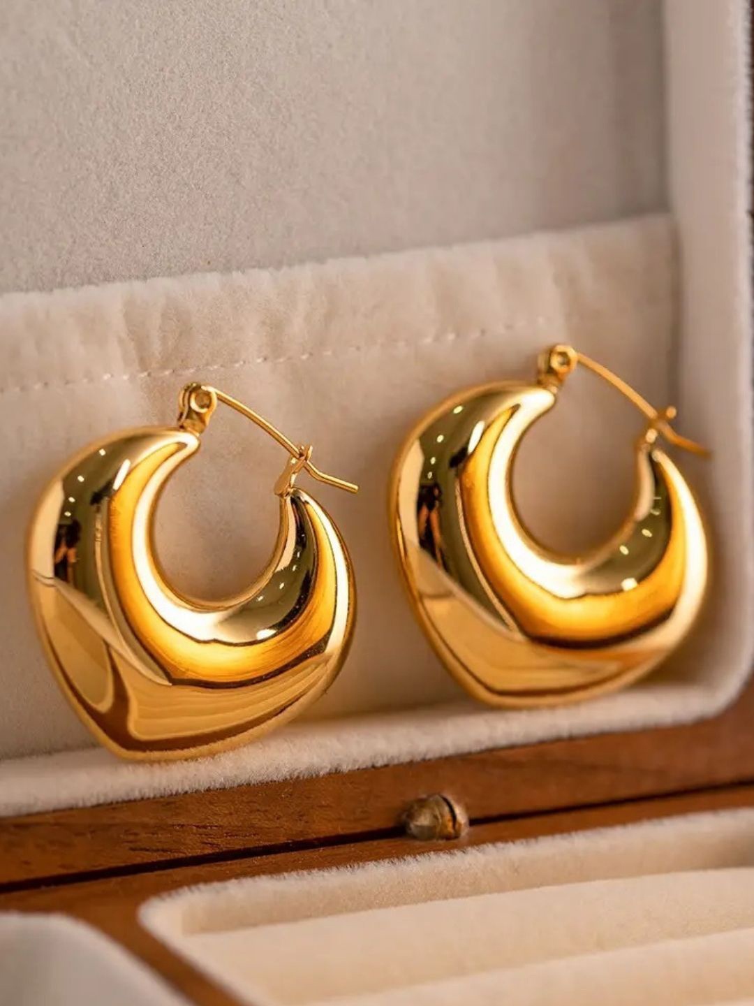 

PUTSTYLE Gold-Plated Stainless Steel Contemporary Chunky Hoop Earrings