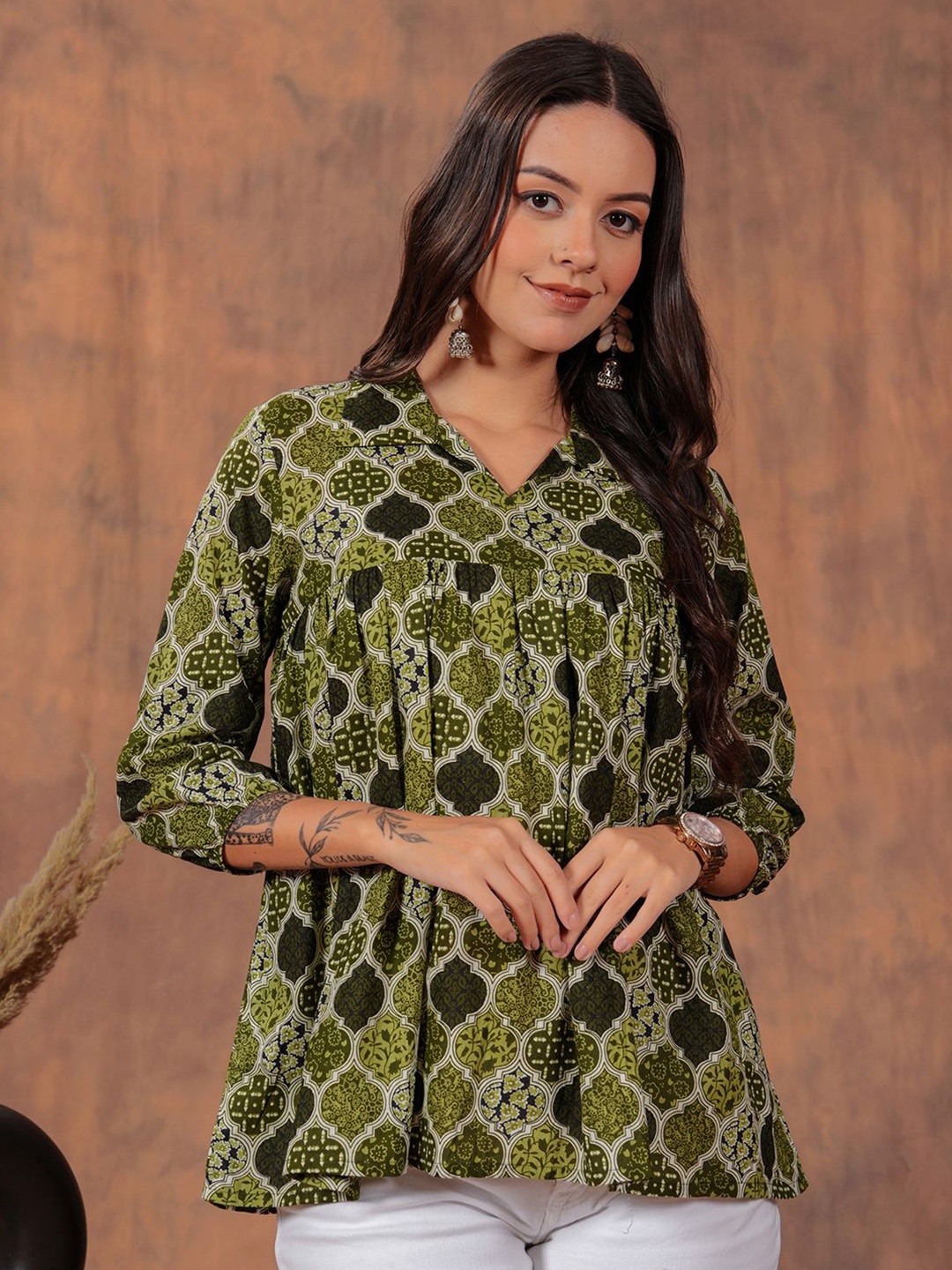 

HIBIKI Women Geometric Printed Twisted Pure Cotton Regular Top, Olive