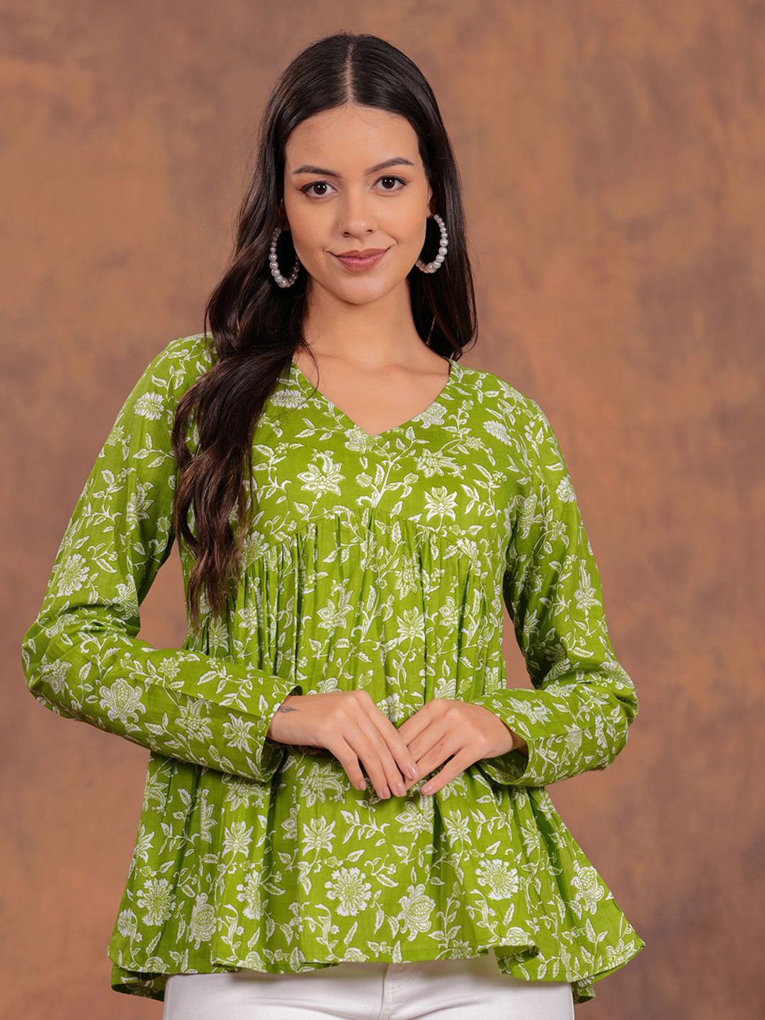 

HIBIKI Women Floral Printed Empire Cotton Top, Green