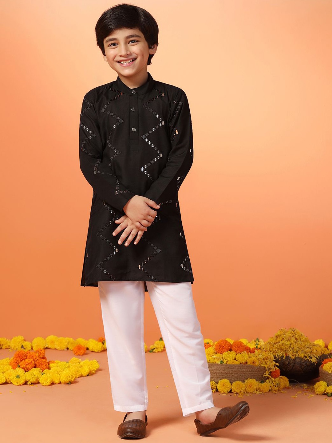 

FASHION DREAM Boys Geometric Embroidered Mirror Work Kurta with Pyjama, Black