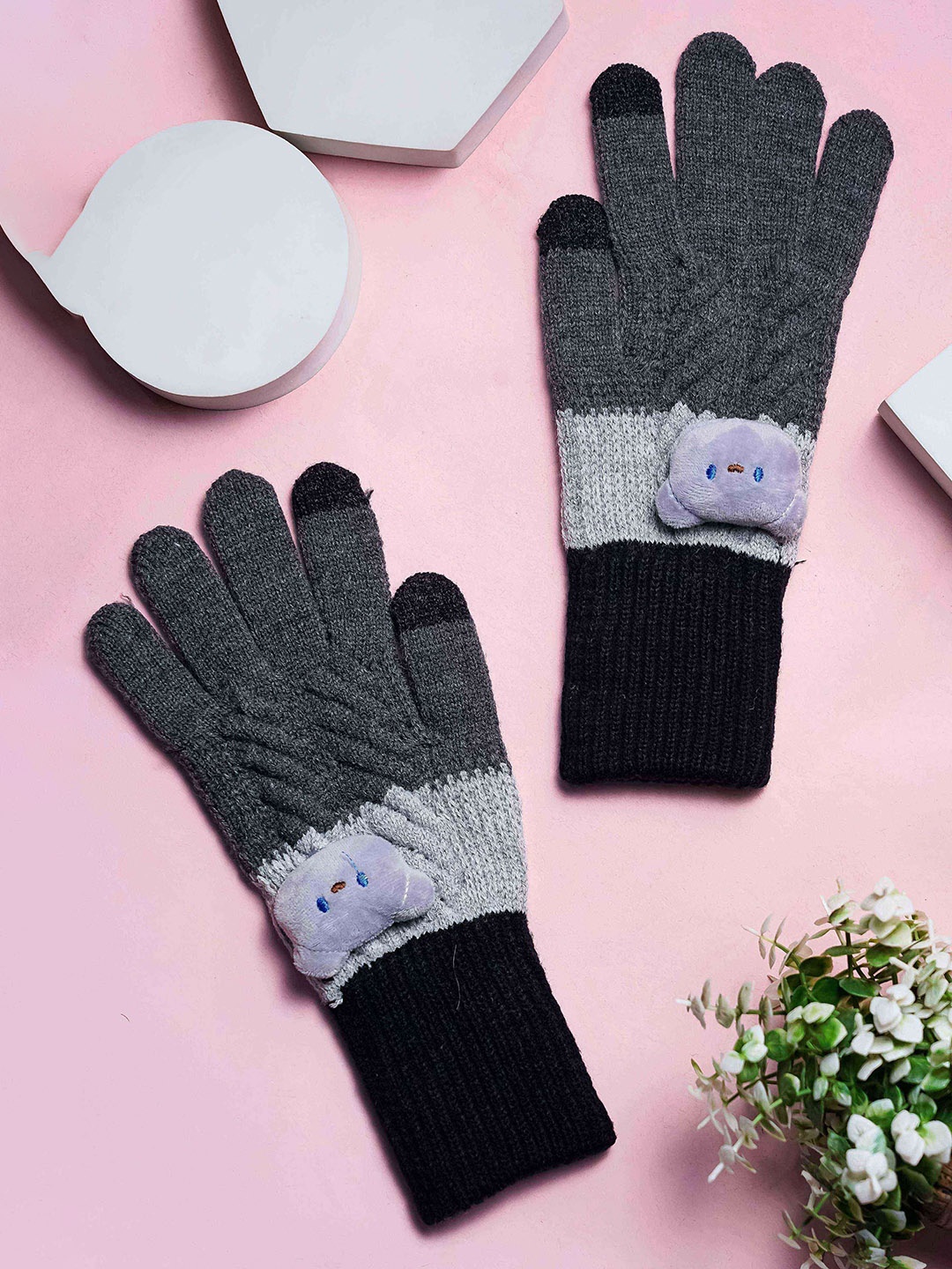 

Brauch Women Patterned Winter Gloves, Black