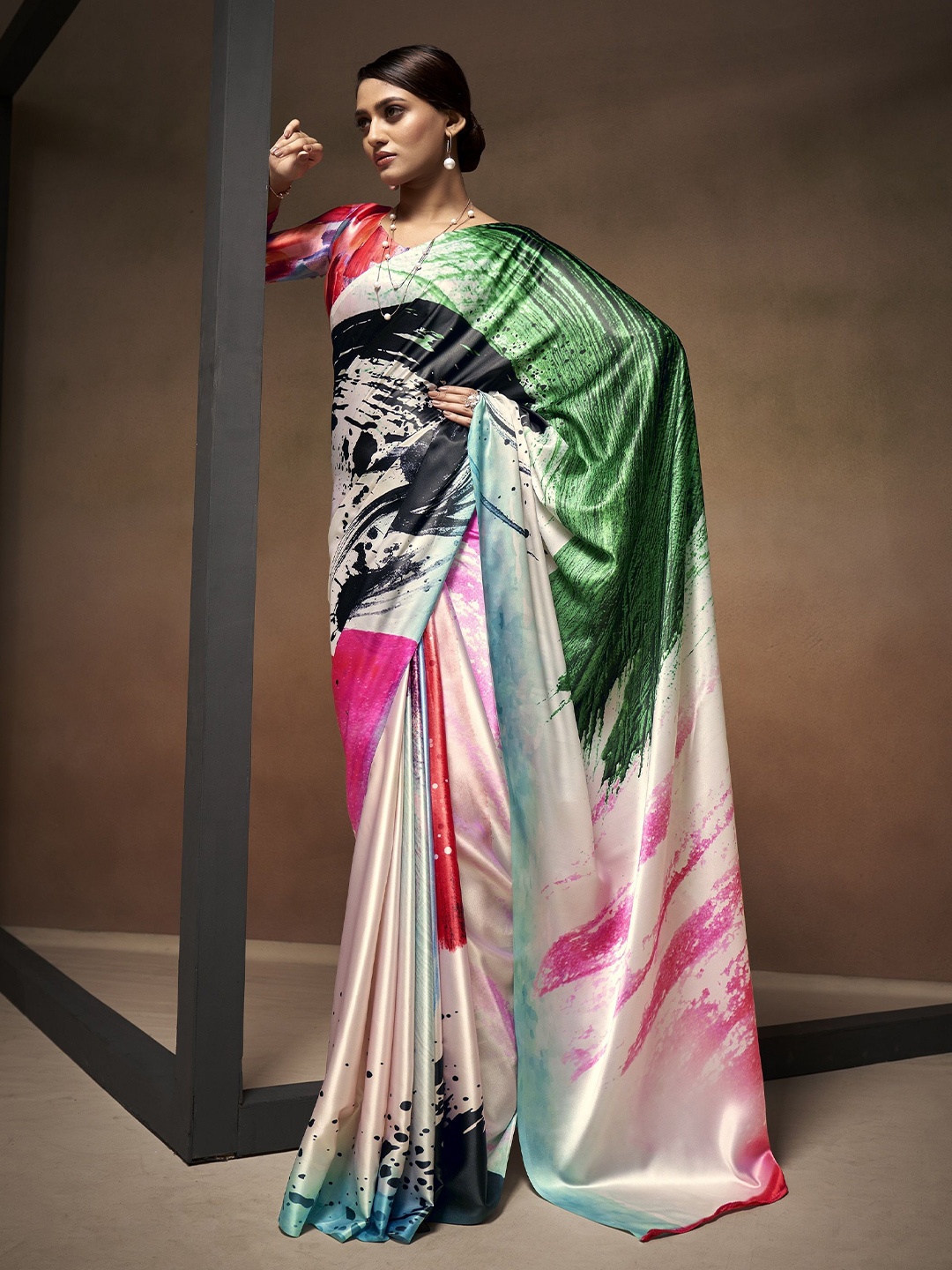 

MAHALASA Printed Saree With Blouse Piece, Green