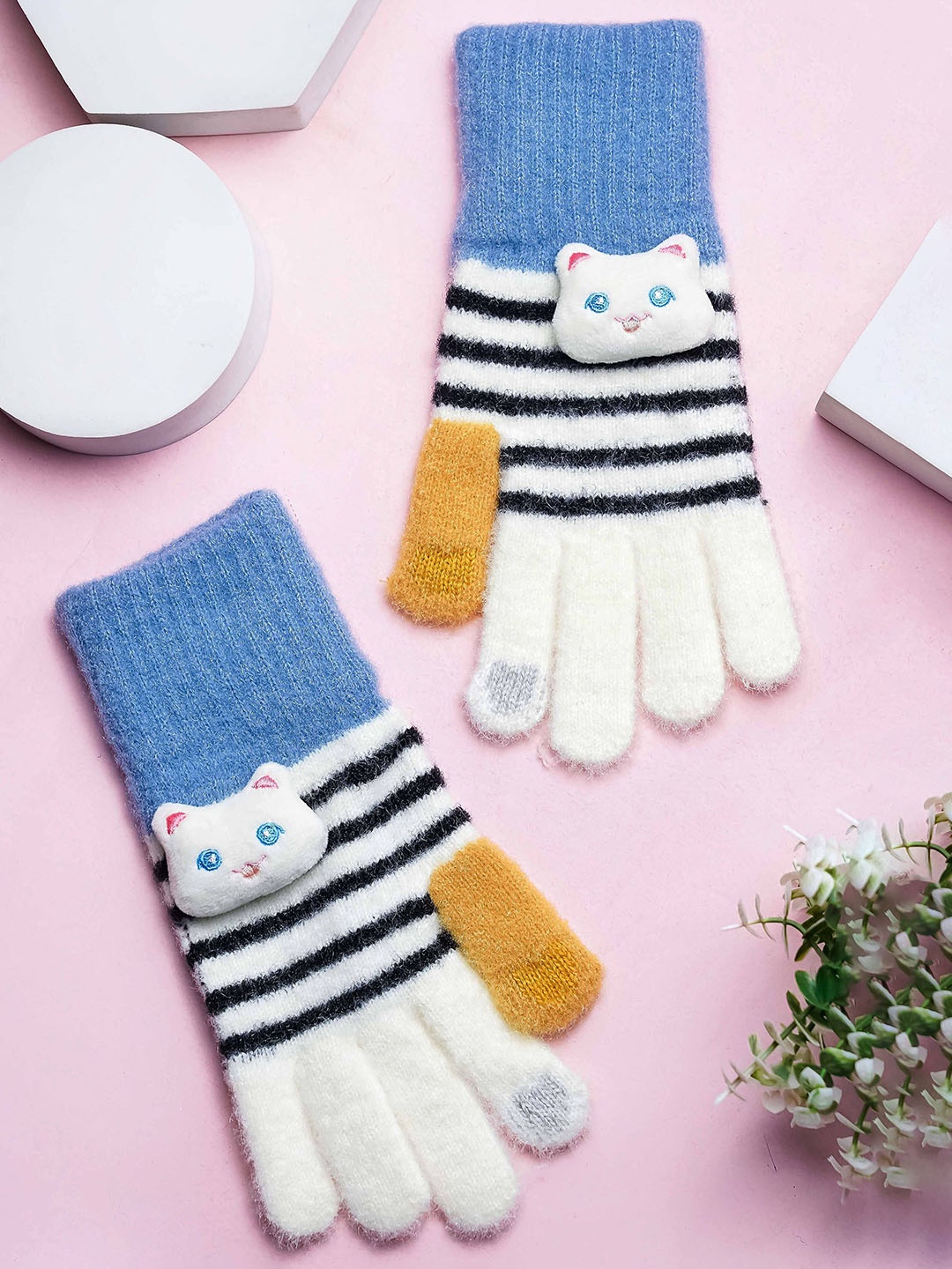 

Brauch Women Patterned Winter Gloves, White